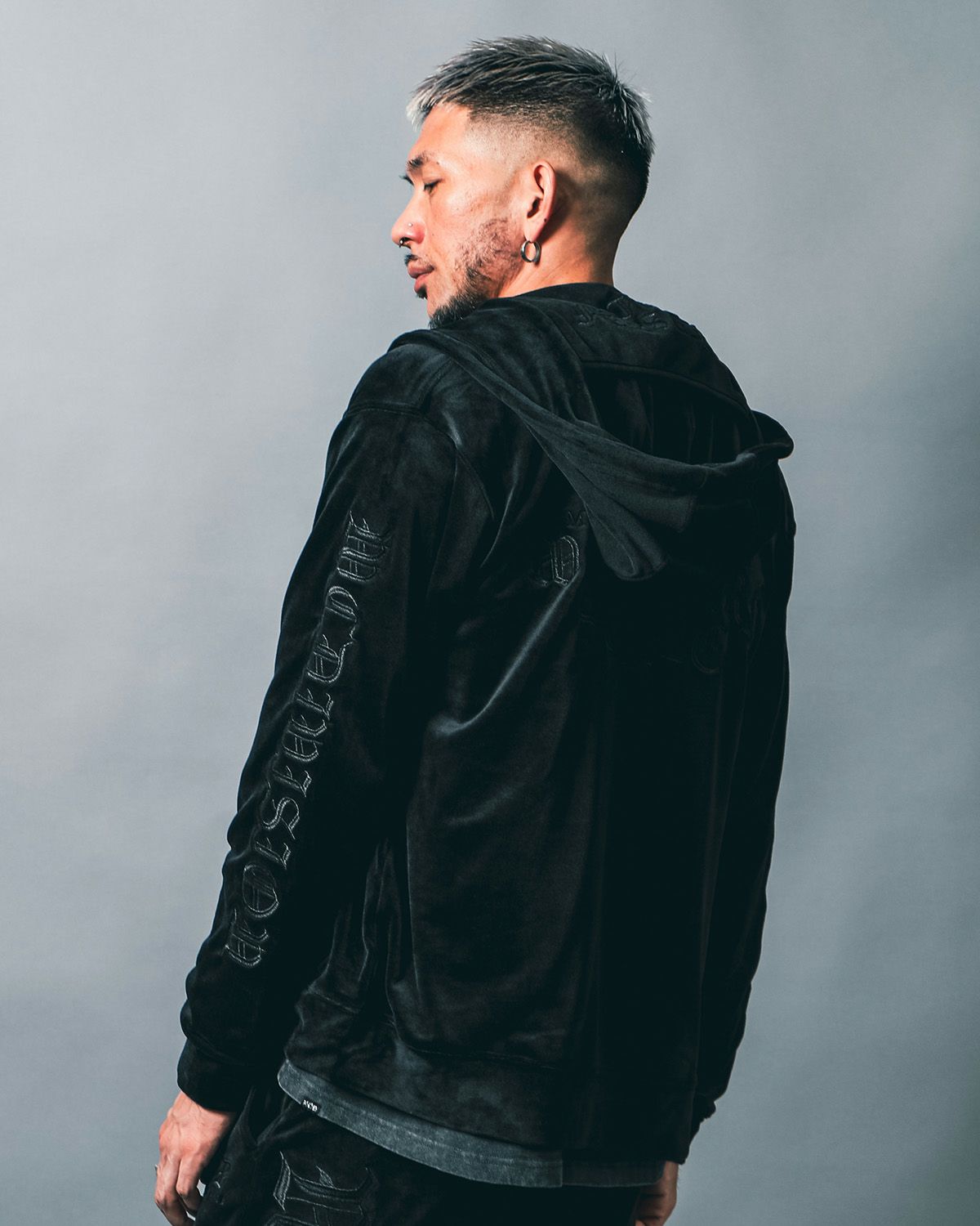 ブラック:183cm(Lサイズ着用)