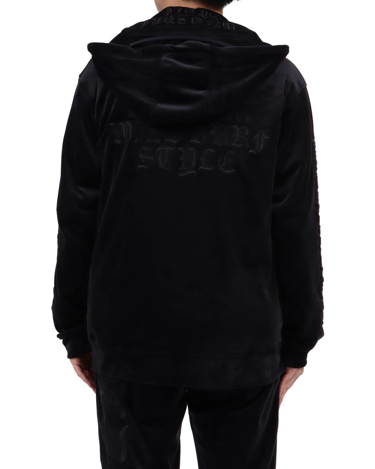 ブラック：173cm63kg(Lサイズ着用)