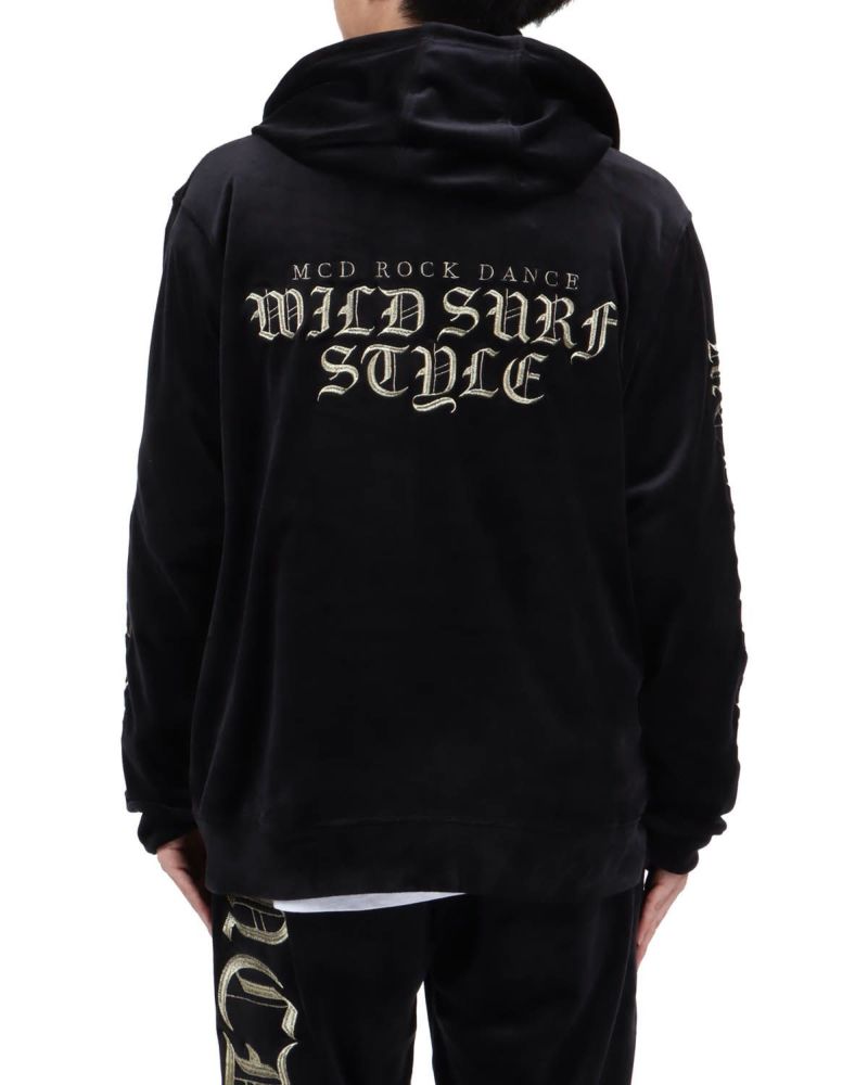 ゴールド：173cm63kg(Lサイズ着用)