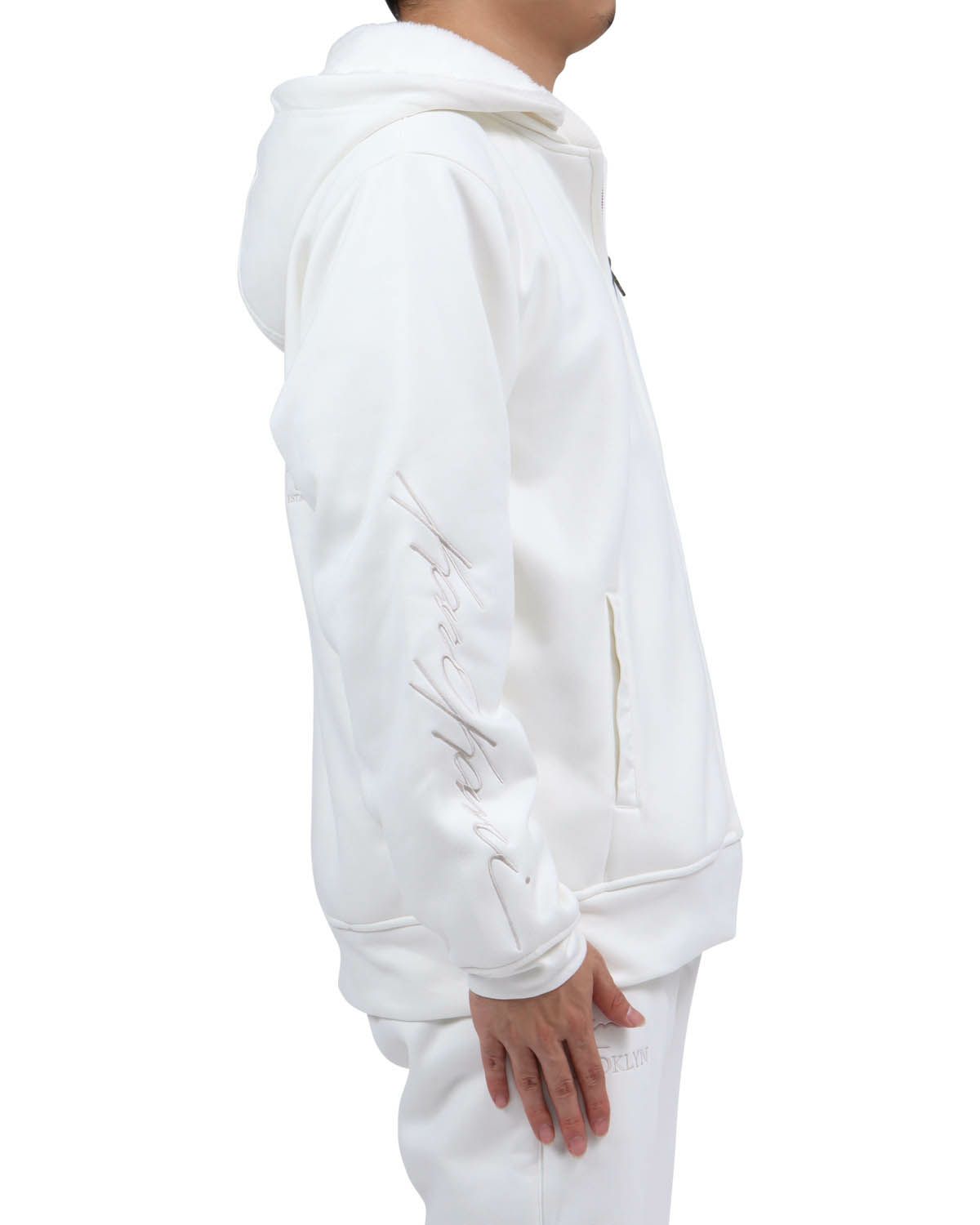 オフホワイト：173cm63kg(Lサイズ着用)