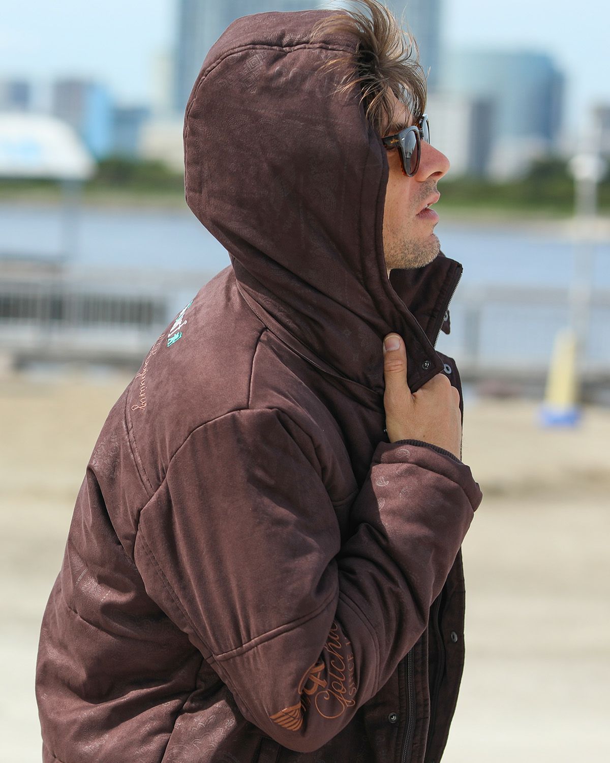 チョコレート：183cm/70kg(Lサイズ着用)