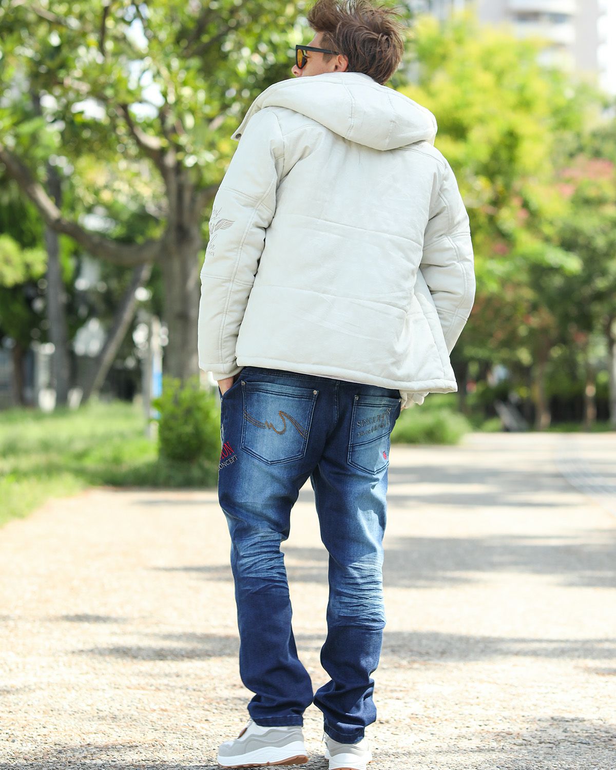 オフホワイト：183cm/70kg(Lサイズ着用)