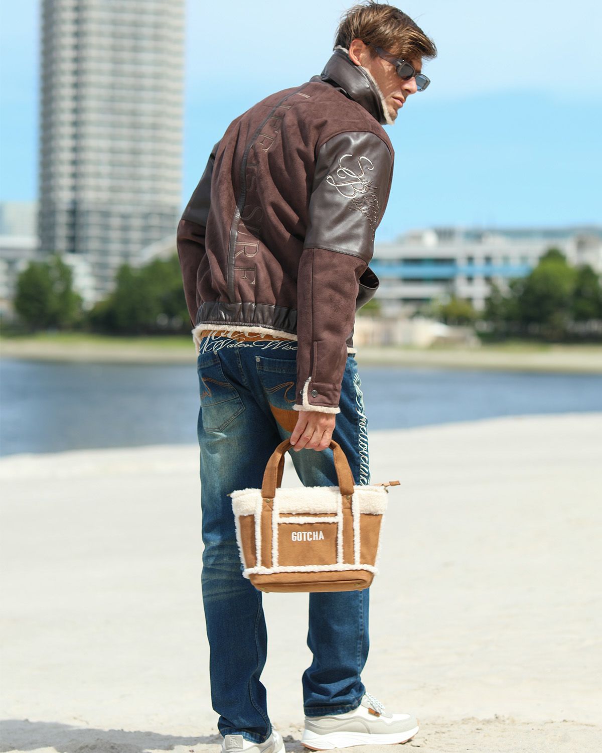 ブラウン：183cm/70kg(Lサイズ着用)