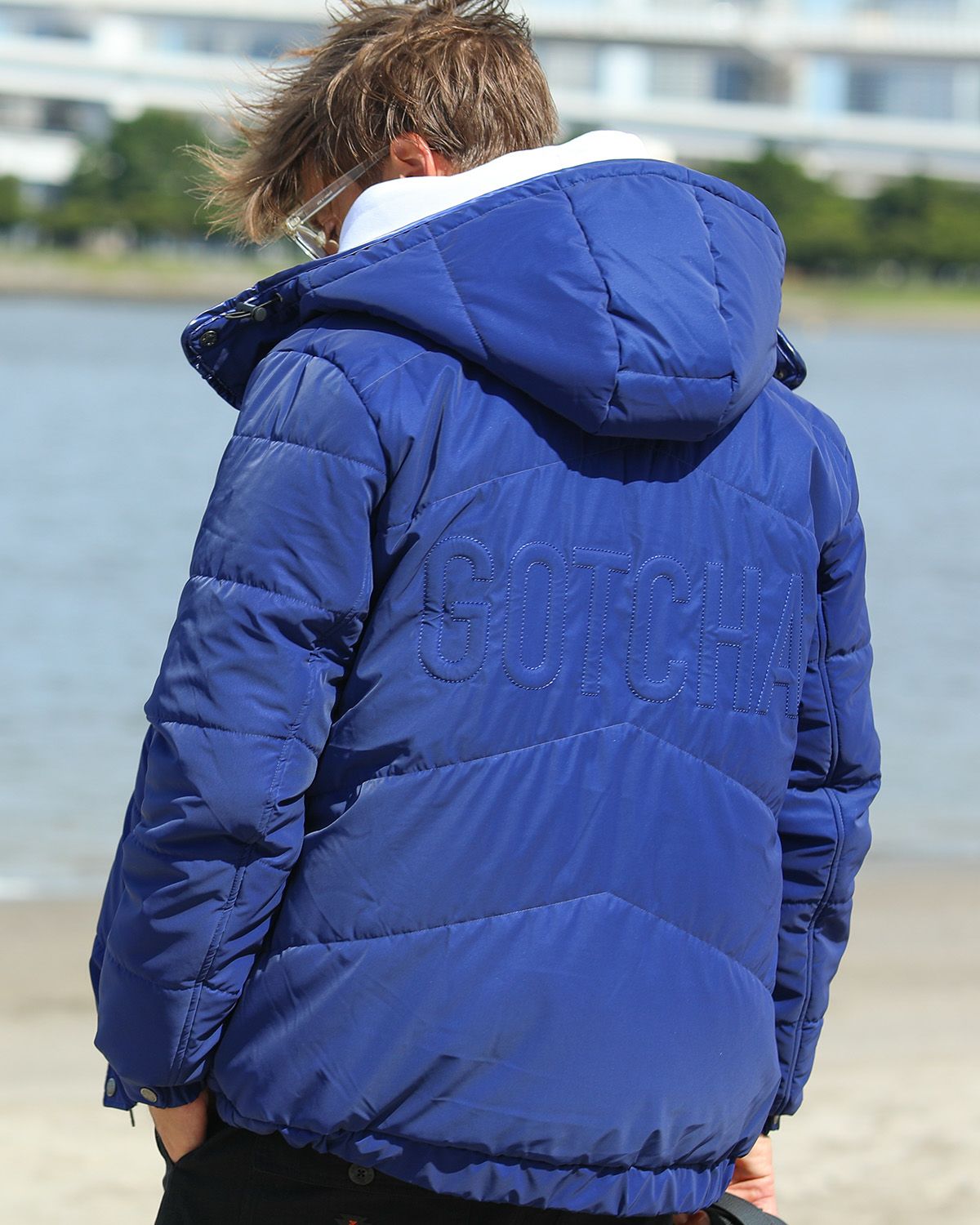 ブルー：183cm/70kg(Lサイズ着用)