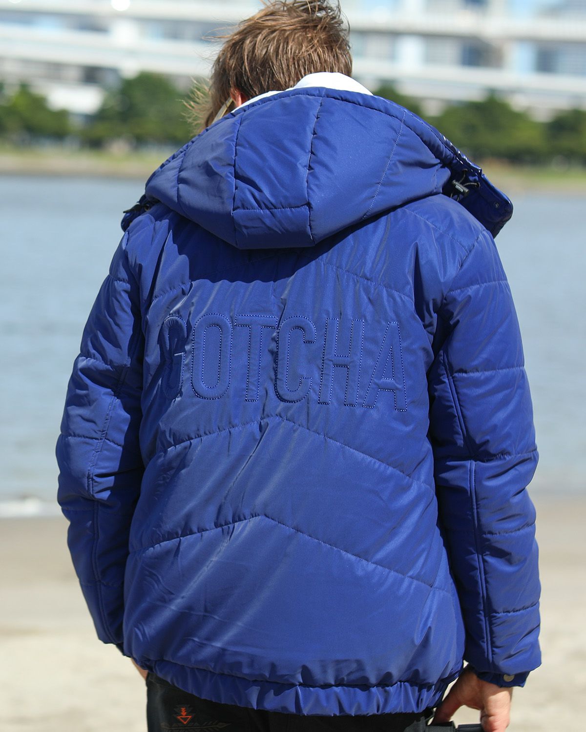 ブルー：183cm/70kg(Lサイズ着用)