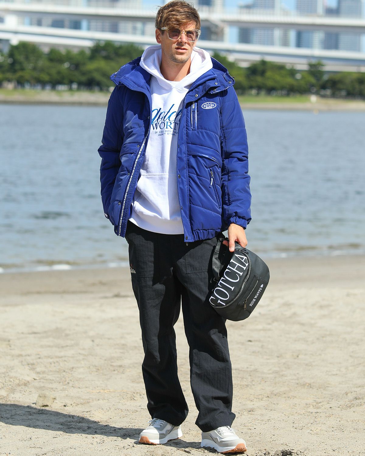 ブルー：183cm/70kg(Lサイズ着用)