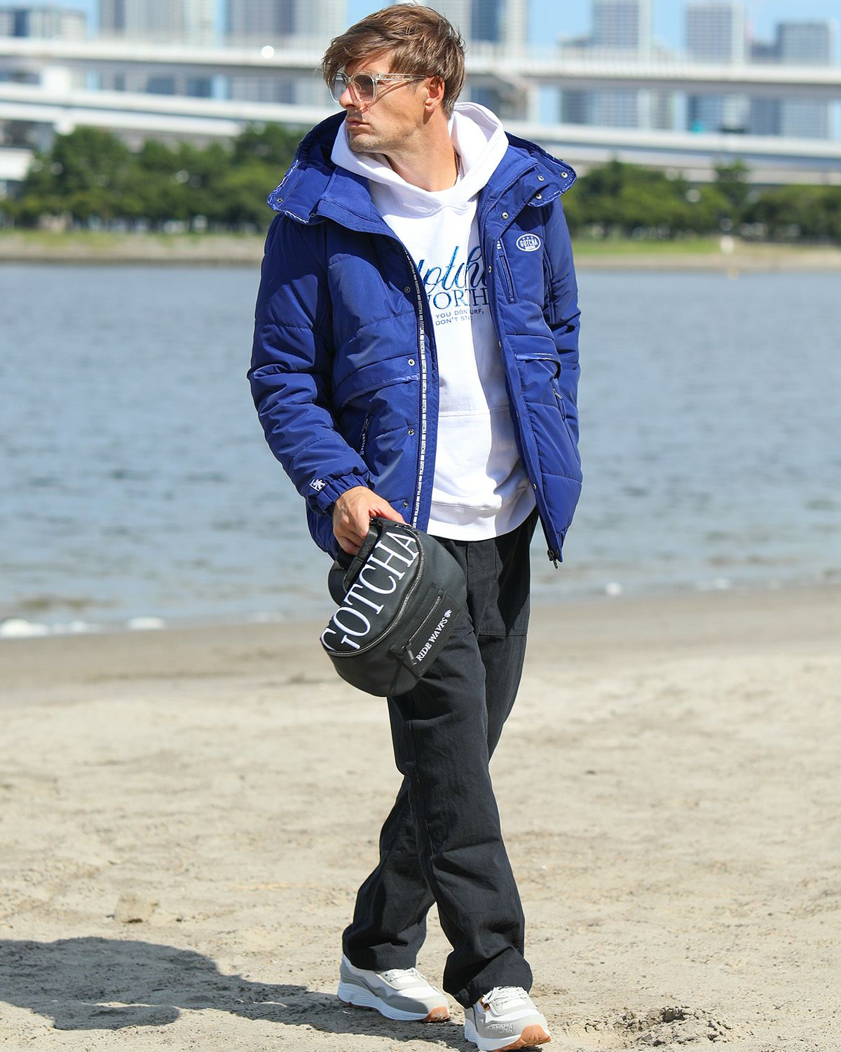 ブルー：183cm/70kg(Lサイズ着用)