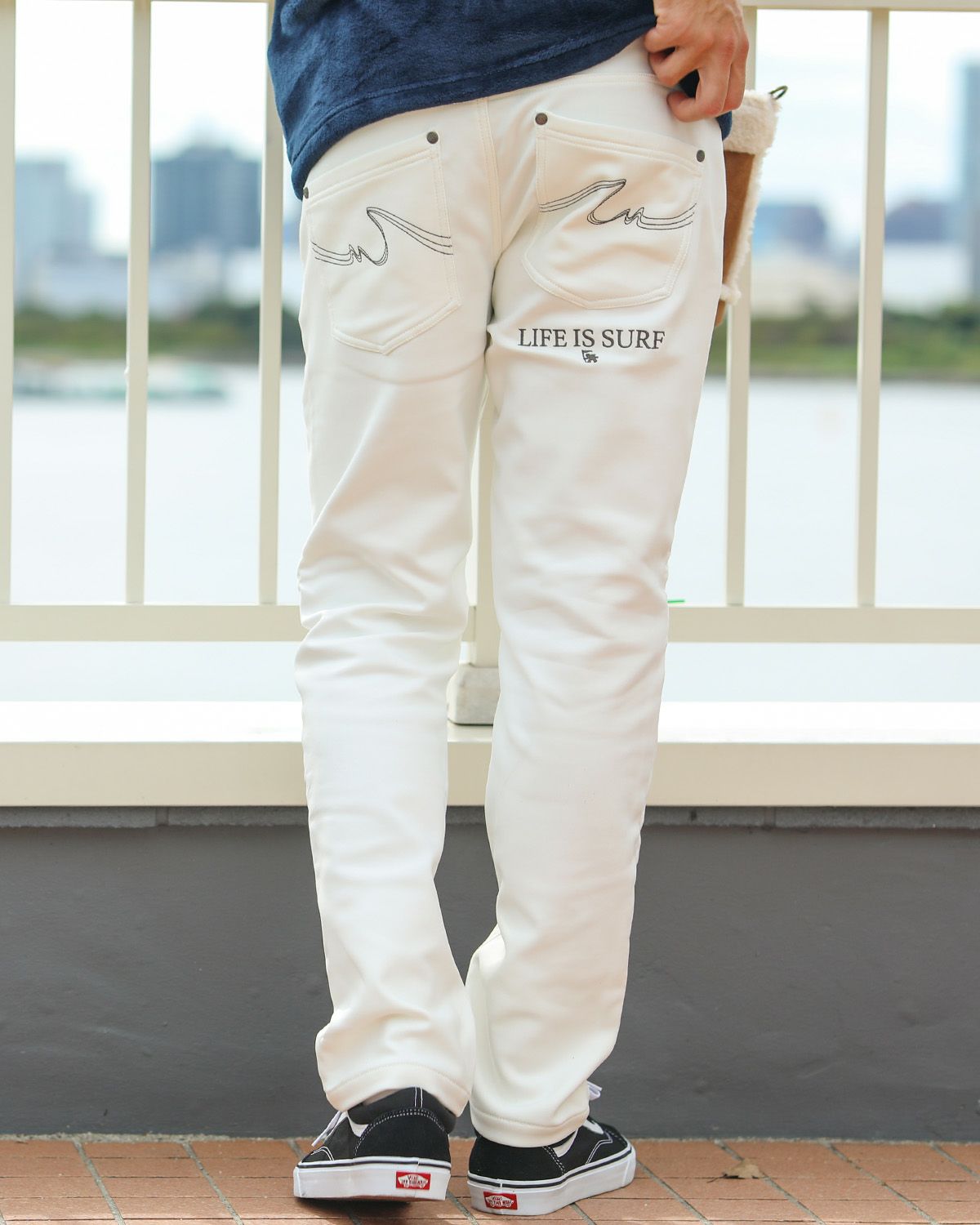 オフホワイト：183cm/70kg(Lサイズ着用)