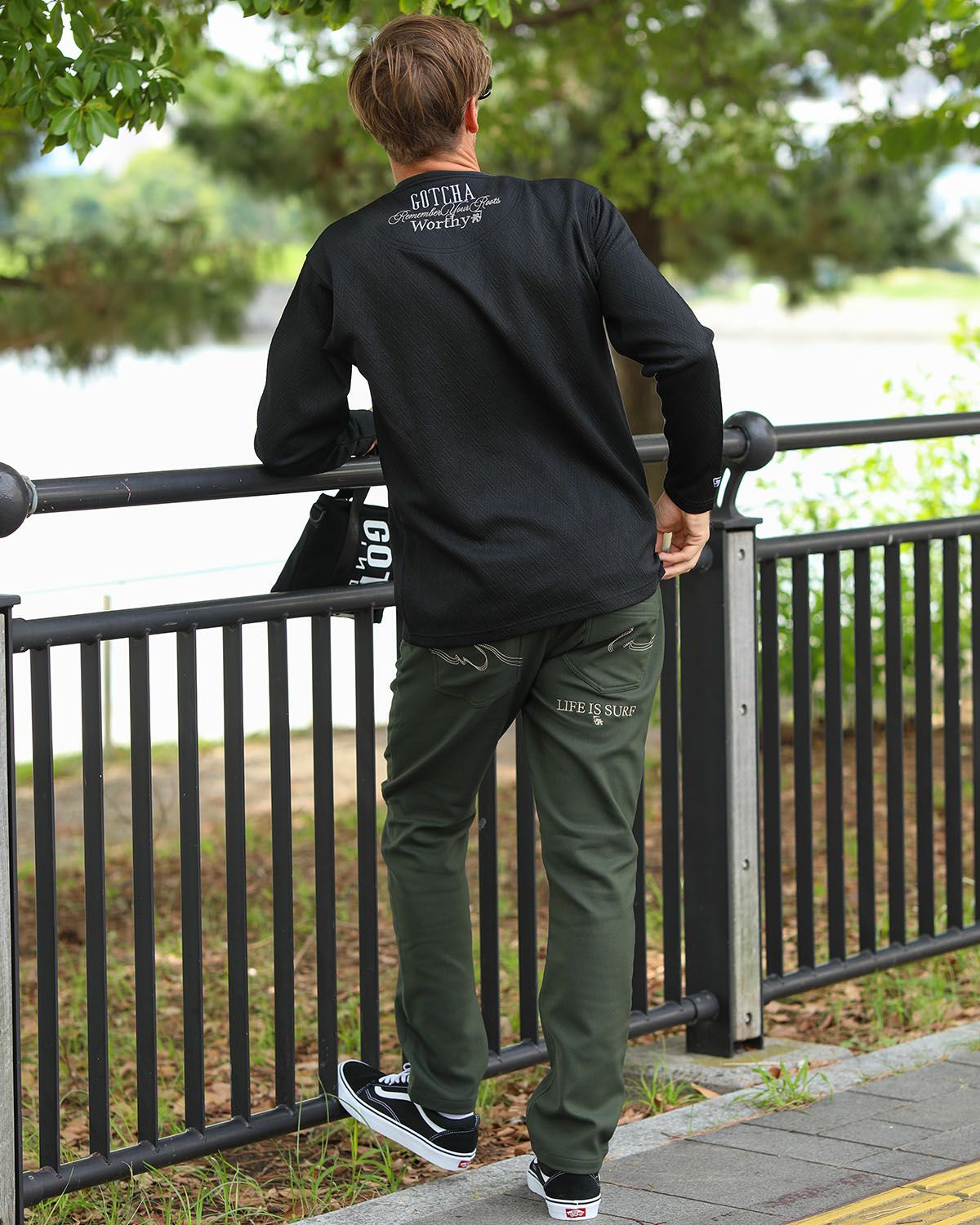 グリーン：183cm/70kg(Lサイズ着用)