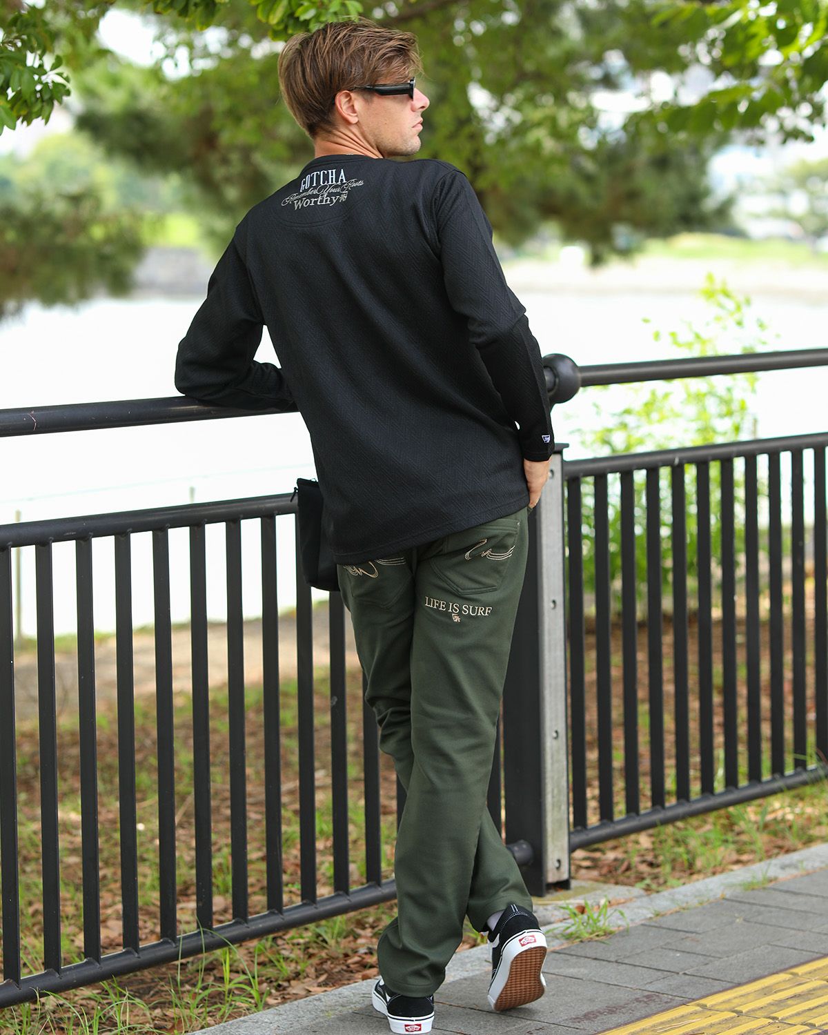 グリーン：183cm/70kg(Lサイズ着用)