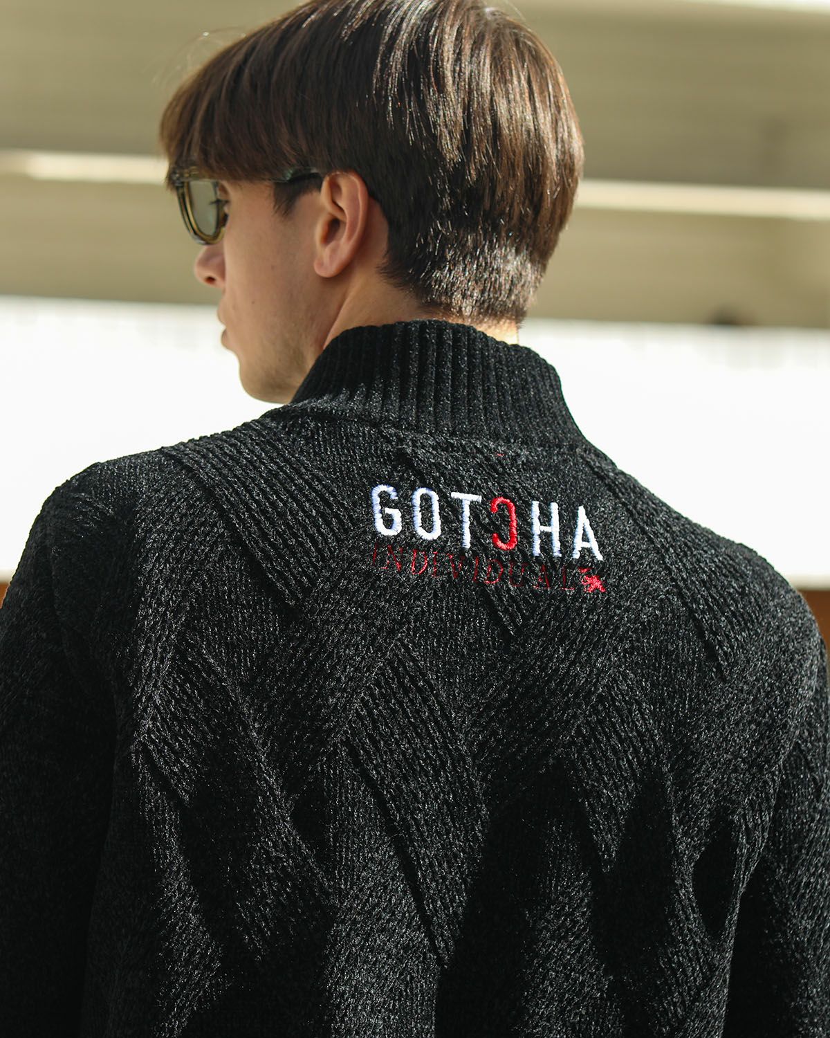 ブラック：180cm/70kg(Lサイズ着用)