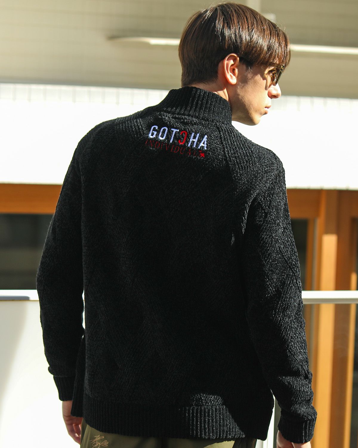 ブラック：180cm/70kg(Lサイズ着用)