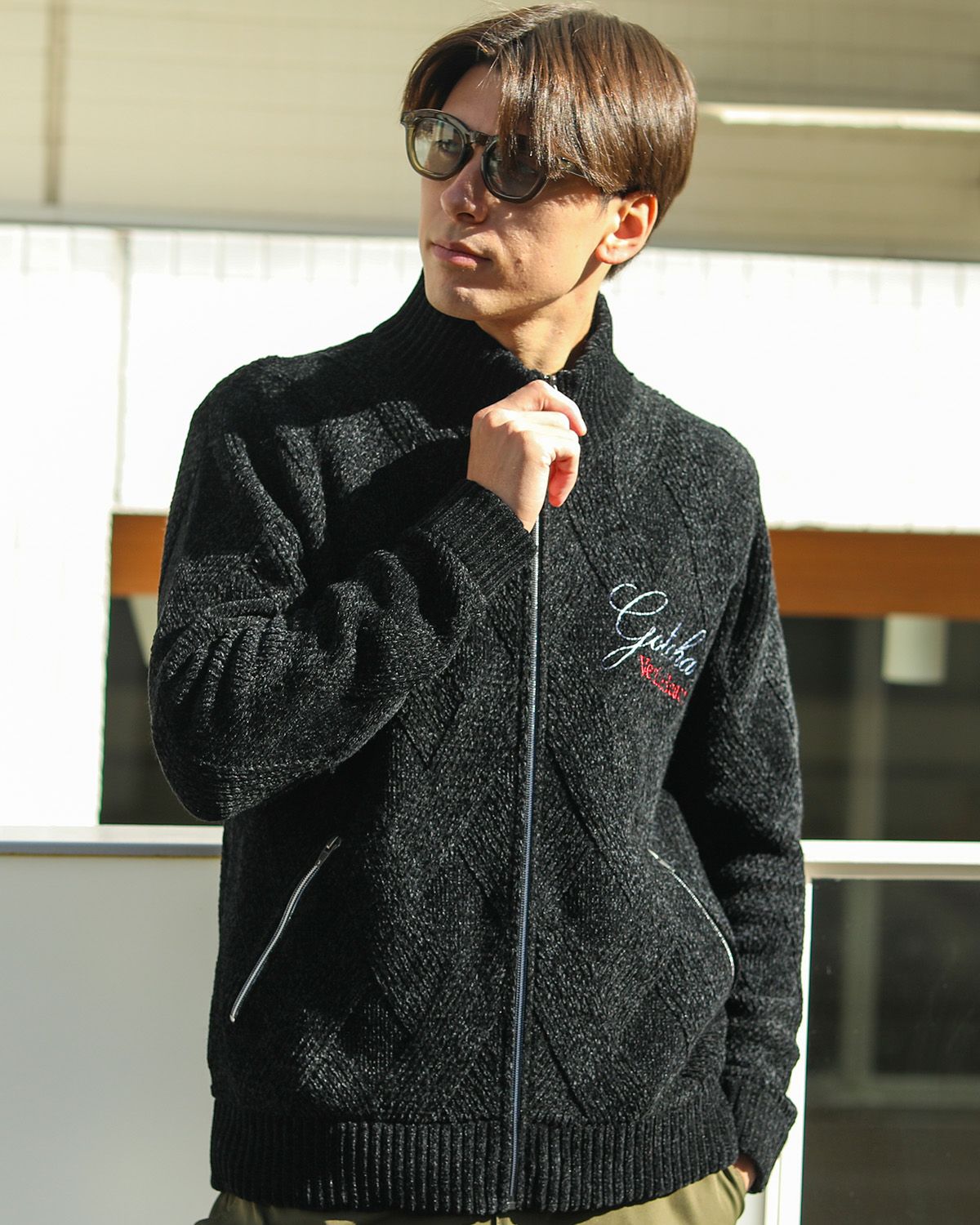 ブラック：180cm/70kg(Lサイズ着用)