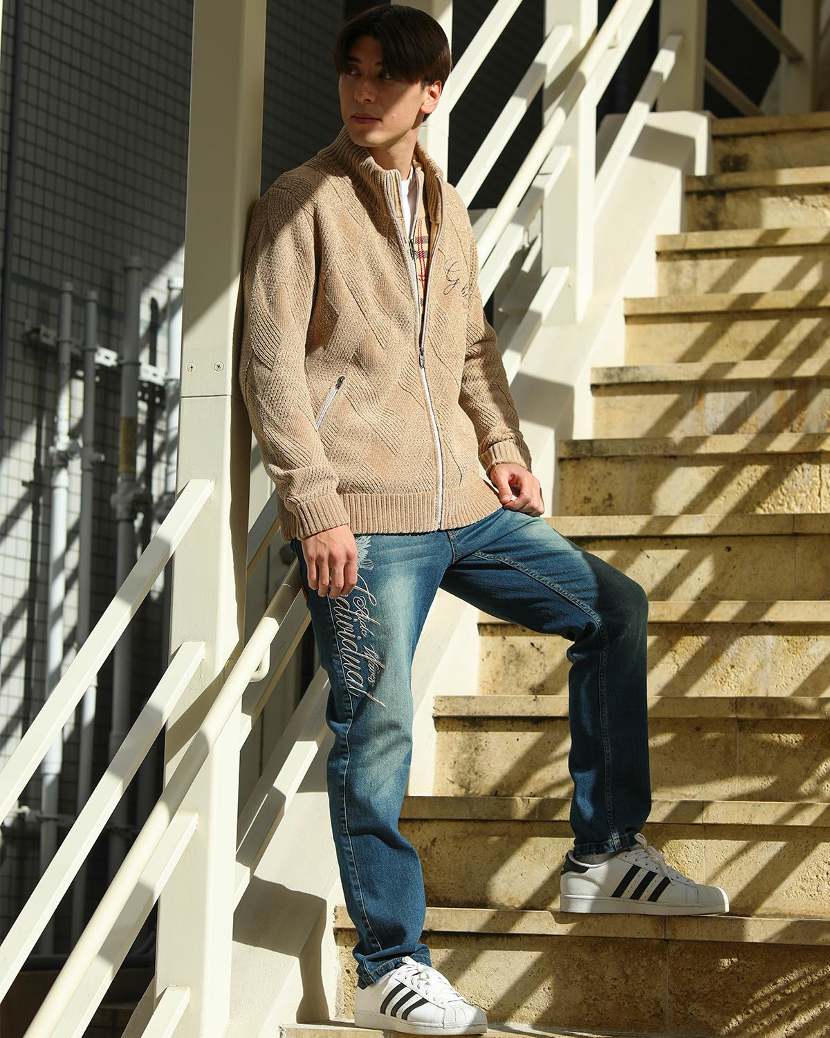 ベージュ：180cm/70kg(Lサイズ着用)