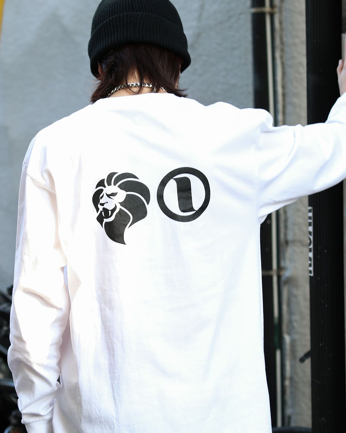 ホワイト：168cm/55kg(Lサイズ着用)