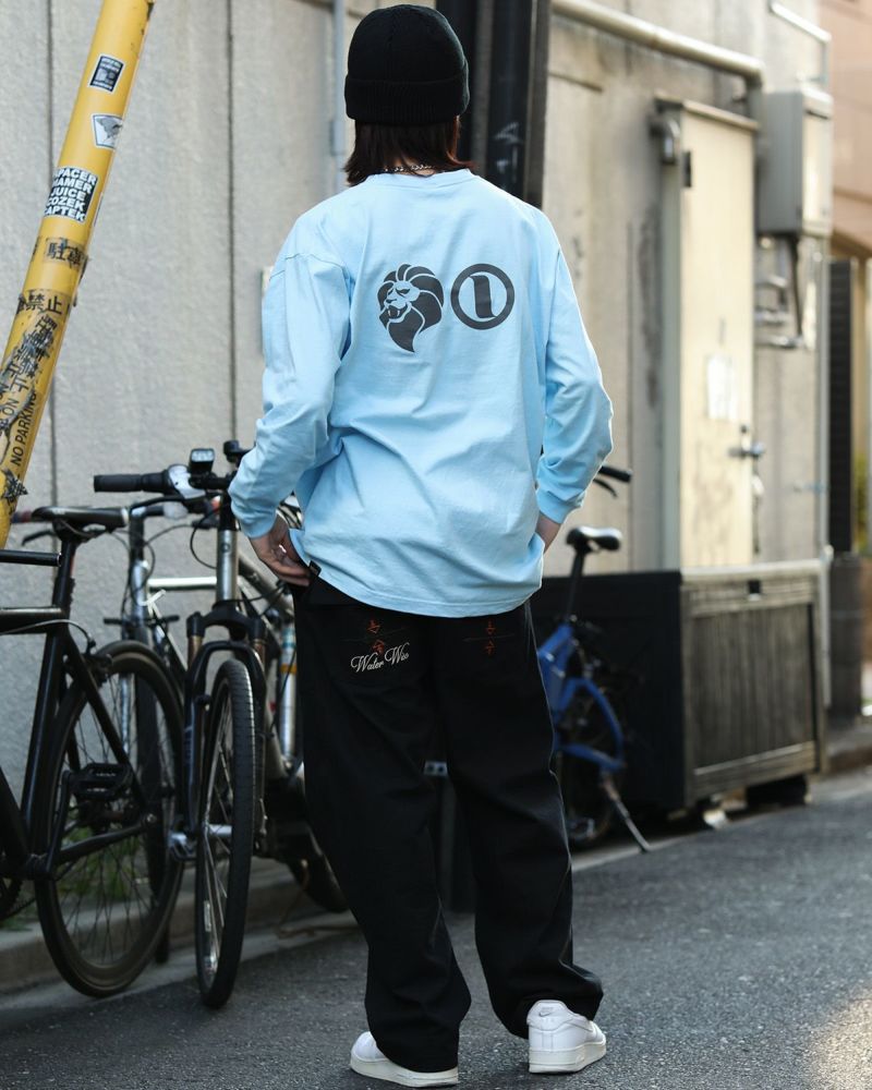 ライトブルー：168cm/55kg(Lサイズ着用)