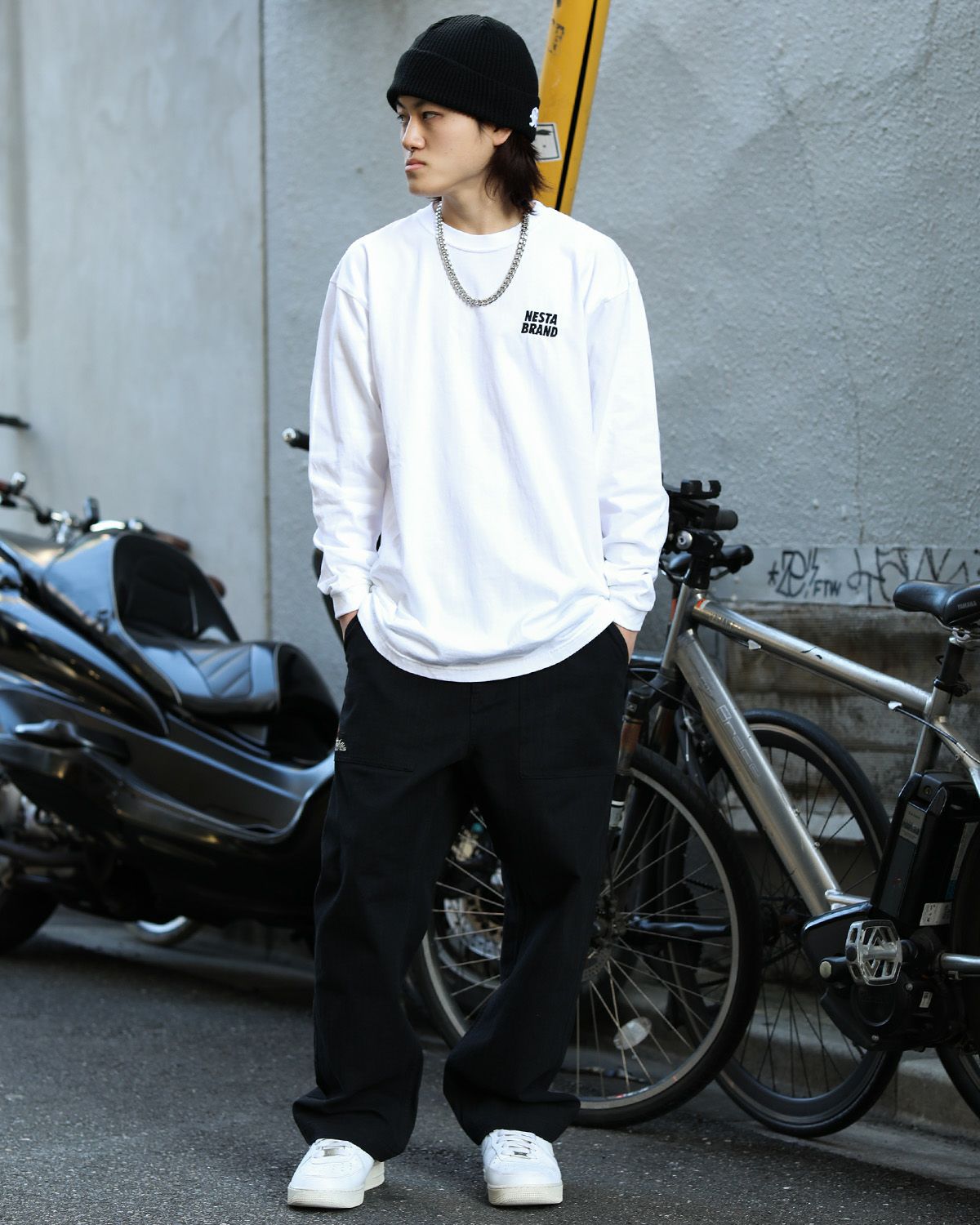 ホワイト：168cm/55kg(Lサイズ着用)