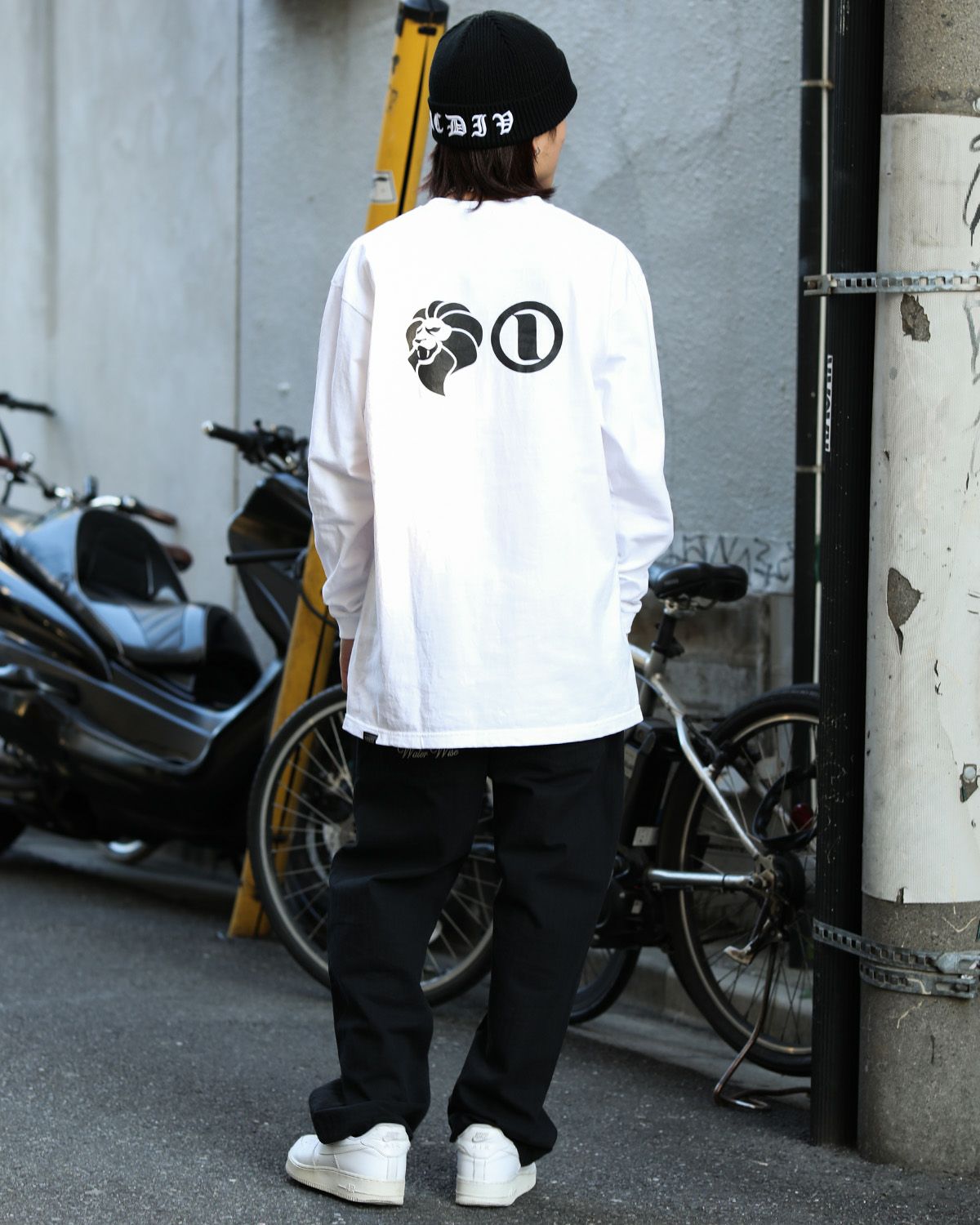 ホワイト：168cm/55kg(Lサイズ着用)