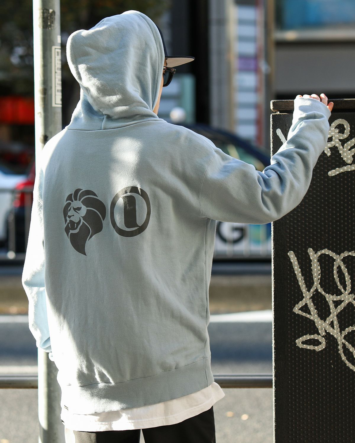 ライトブルー：168cm/55kg(Lサイズ着用)