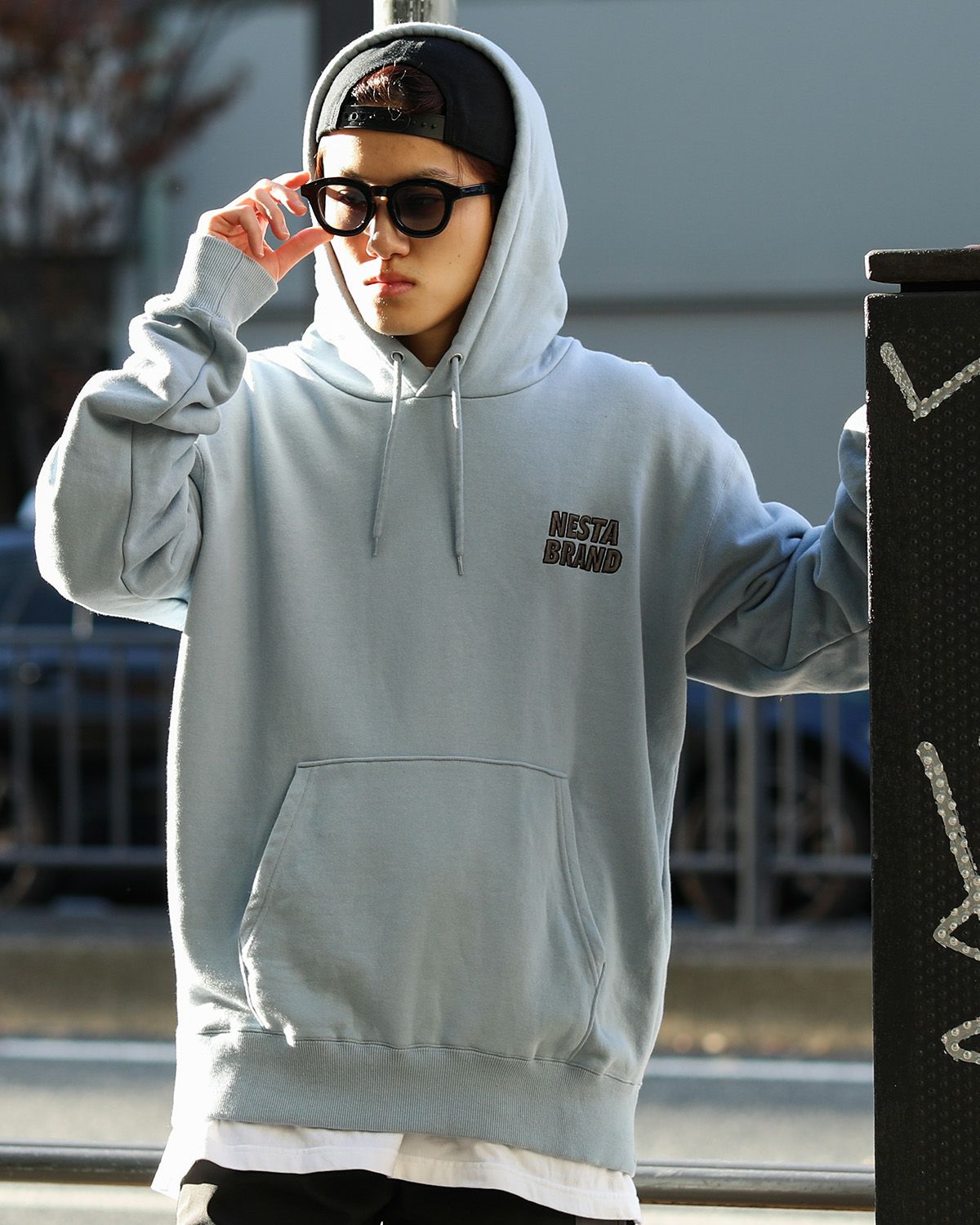 ライトブルー：168cm/55kg(Lサイズ着用)