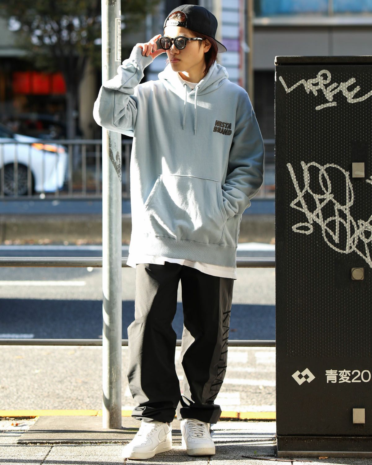 ライトブルー：168cm/55kg(Lサイズ着用)