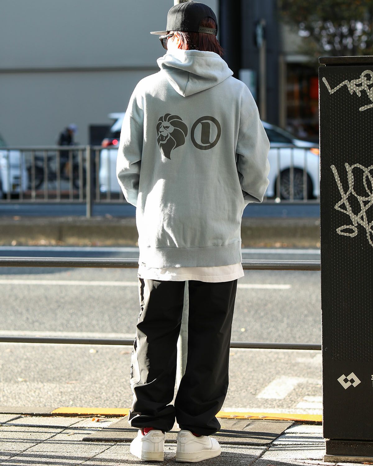 ライトブルー：168cm/55kg(Lサイズ着用)