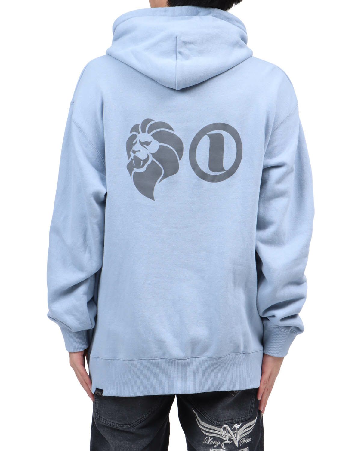 ライトブルー：173cm63kg(Lサイズ着用)