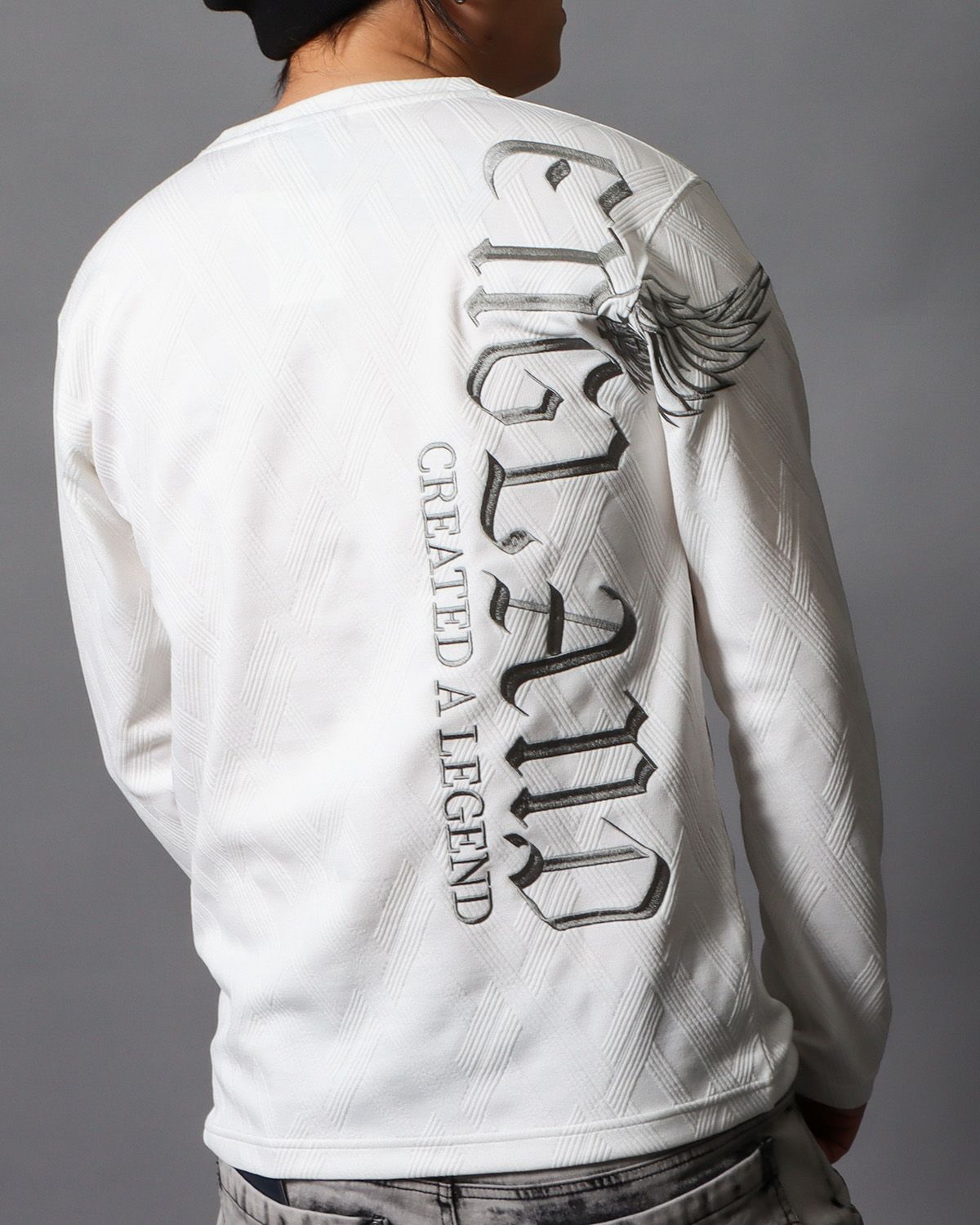 ホワイト：178cm/75kg(Lサイズ着用)