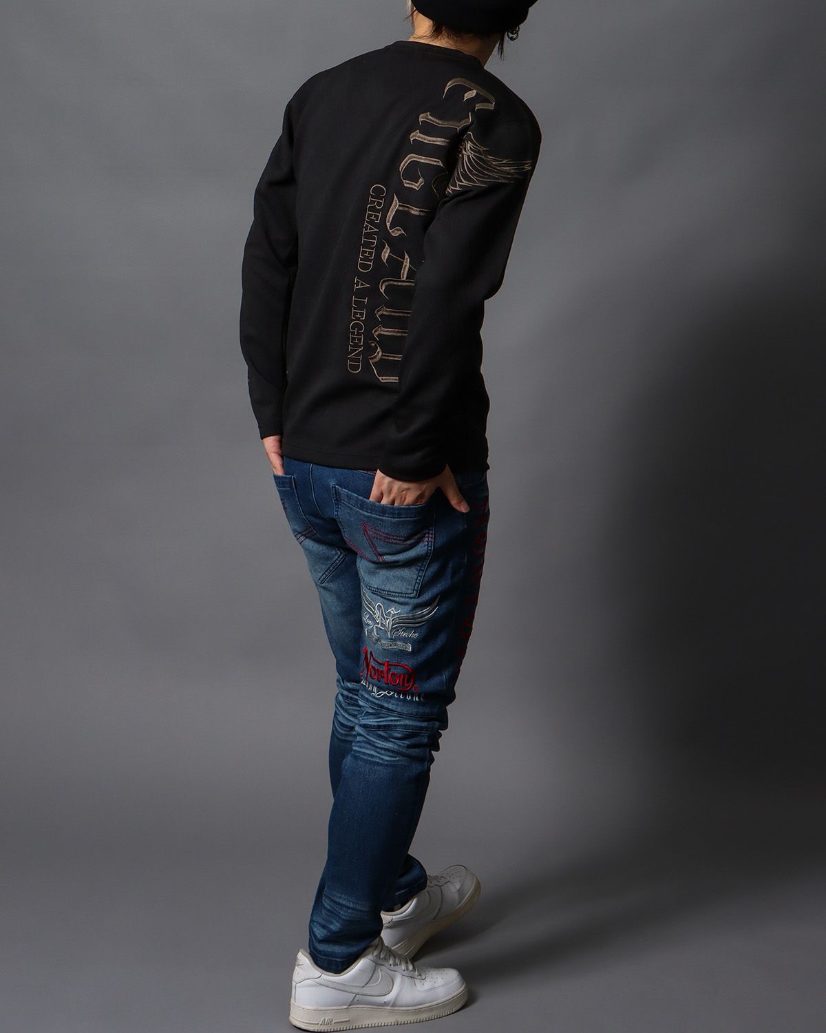 ブラック：178cm/75kg(Lサイズ着用)