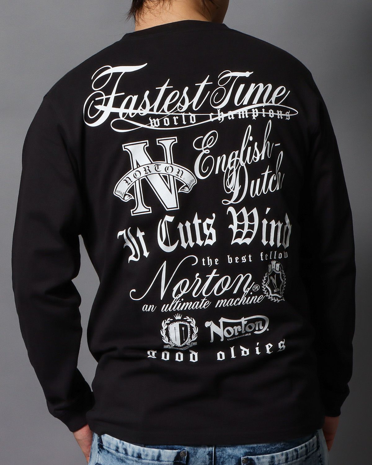 ブラック：178cm/75kg(Lサイズ着用)