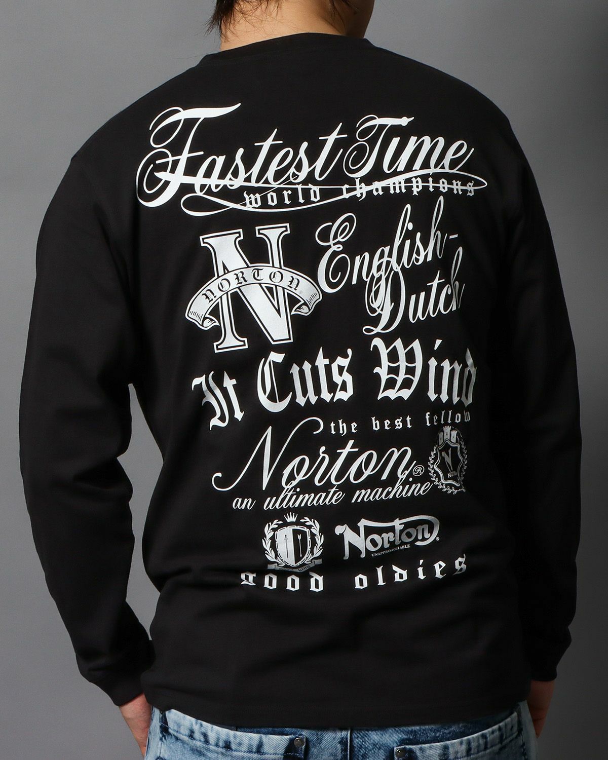 ブラック：178cm/75kg(Lサイズ着用)