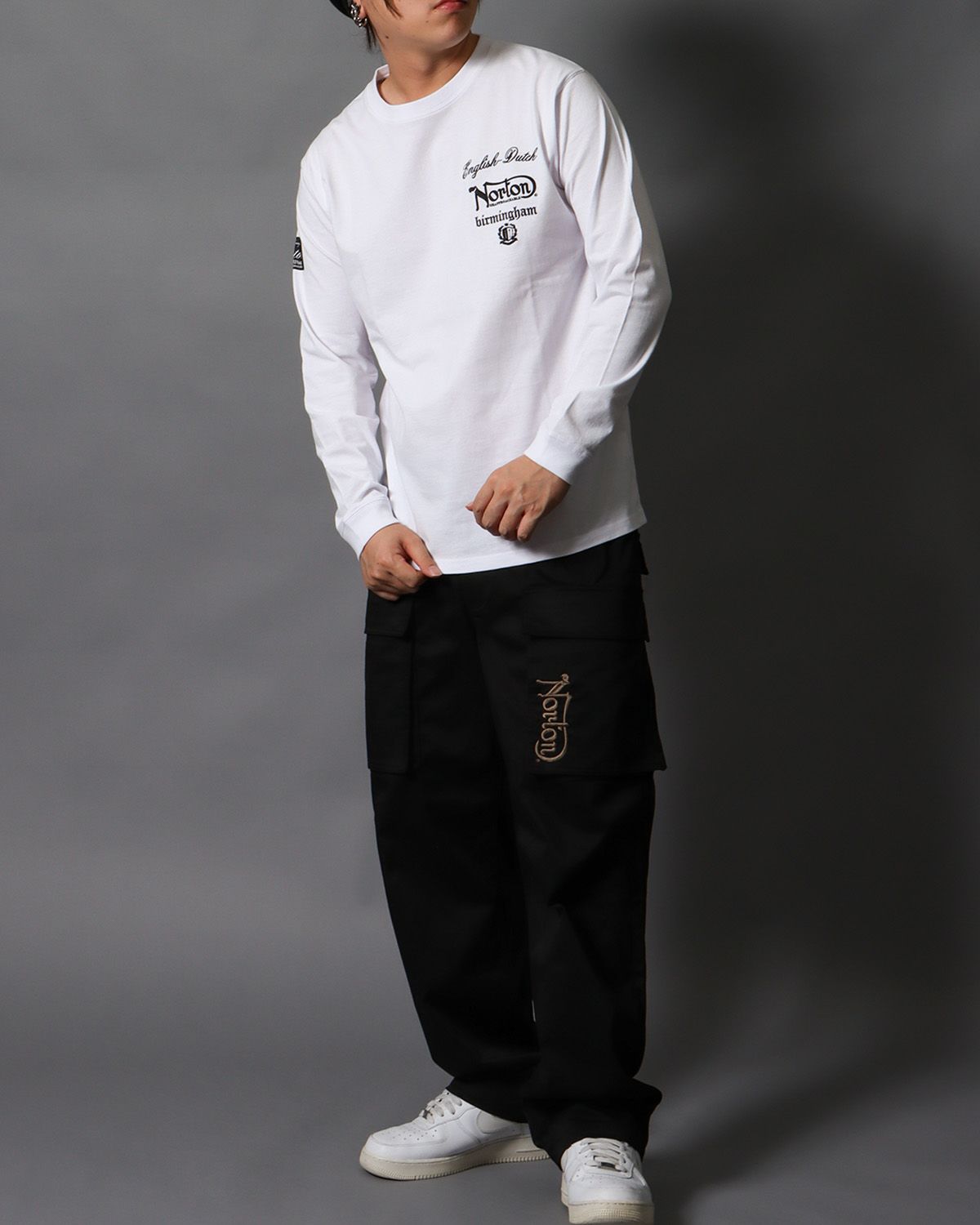 ホワイト：178cm/75kg(Lサイズ着用)