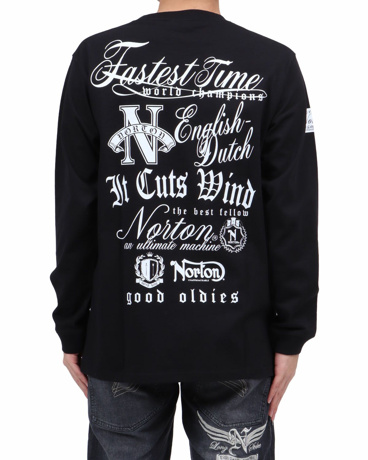 ブラック：173cm63kg(Lサイズ着用)