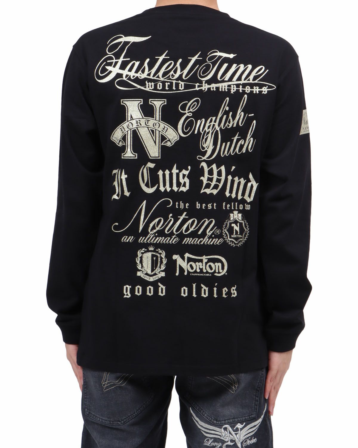 ゴールド：173cm63kg(Lサイズ着用)