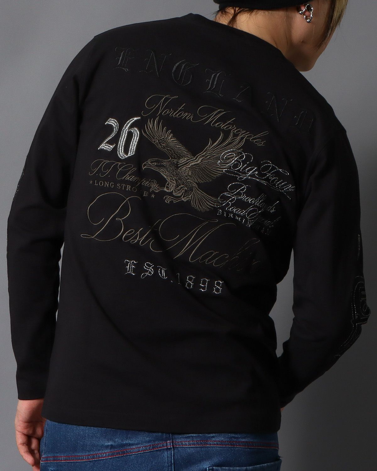 ブラック：178cm/75kg(Lサイズ着用)