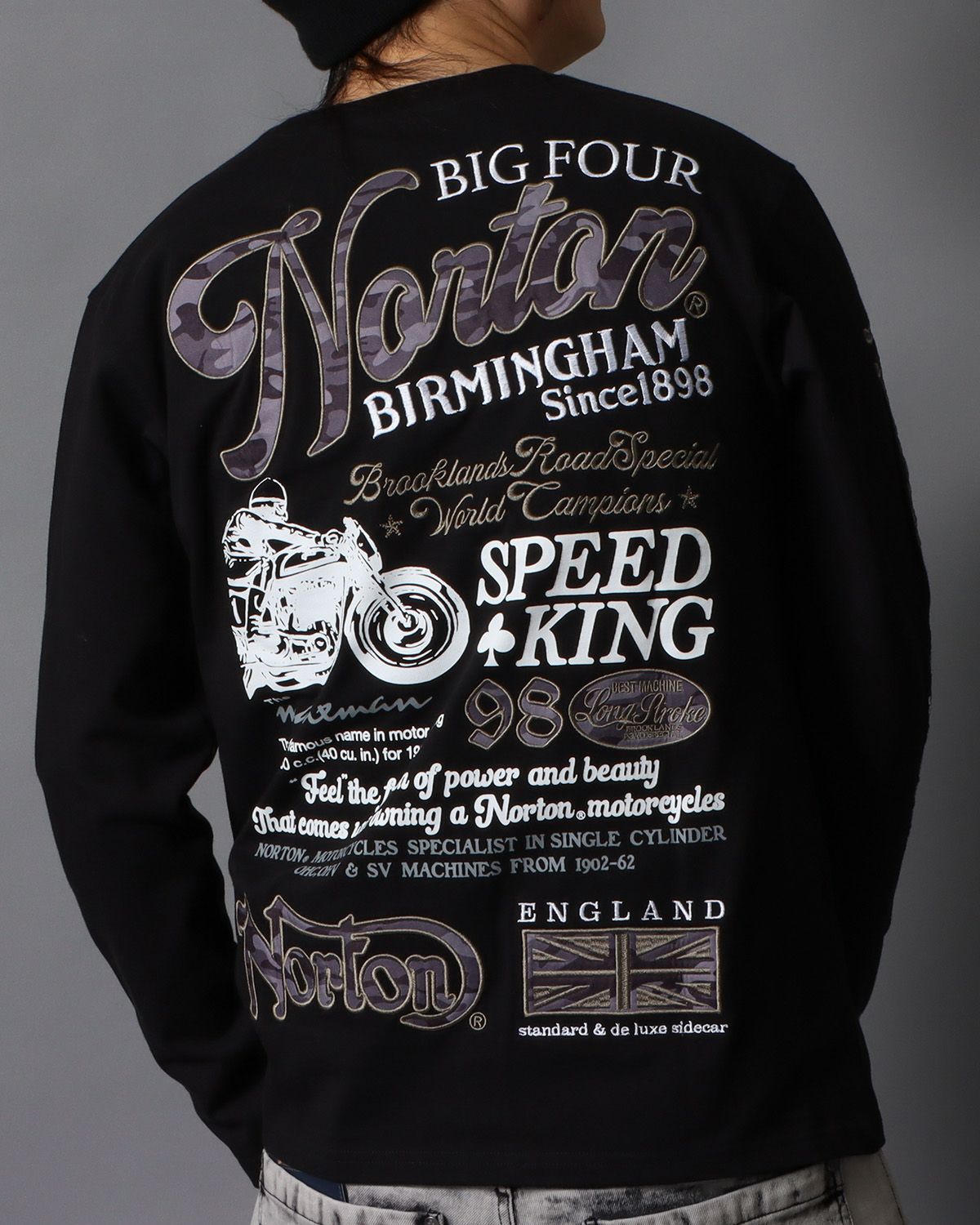 ブラック：178cm/75kg(Lサイズ着用)