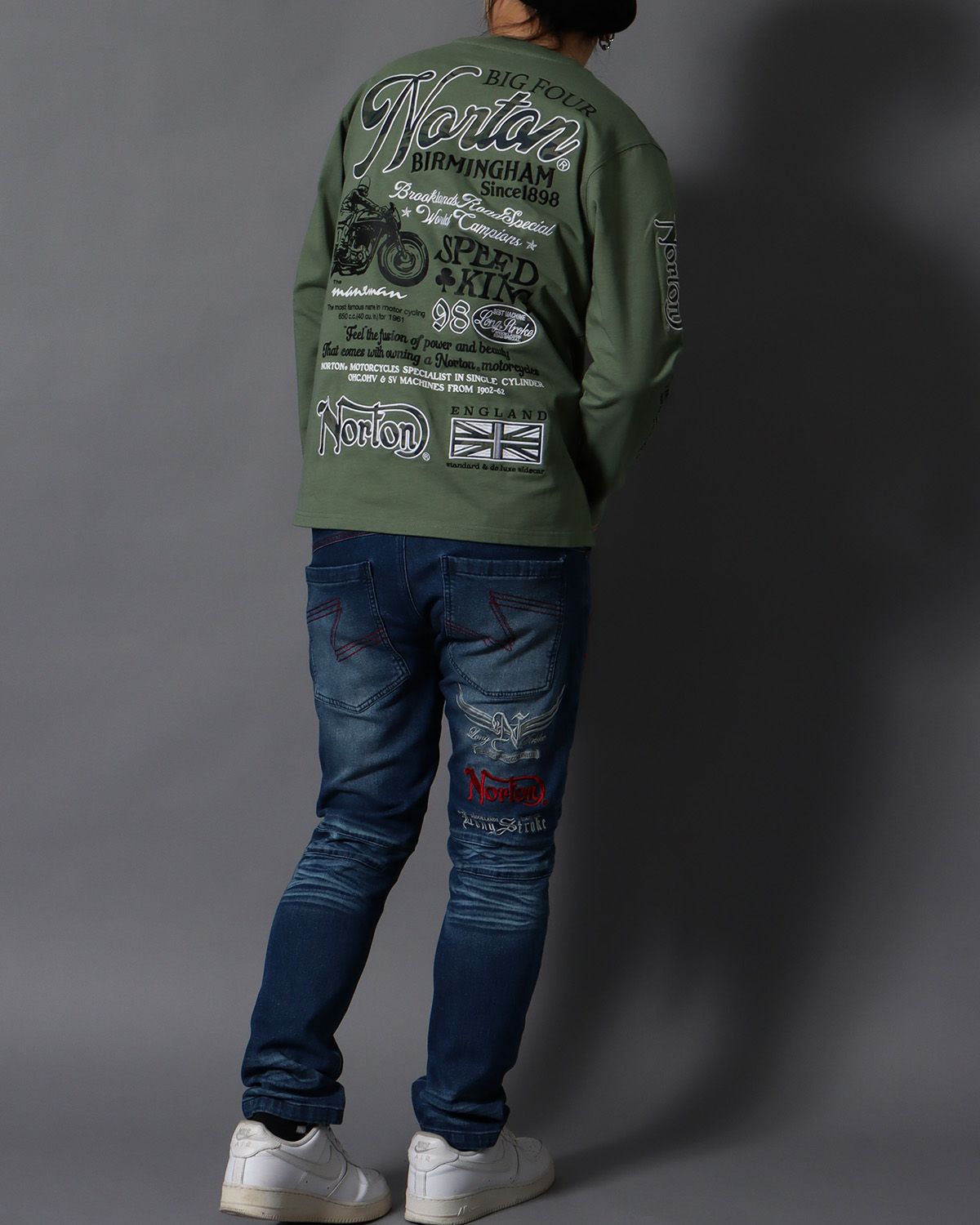 グリーングレー：178cm/75kg(Lサイズ着用)