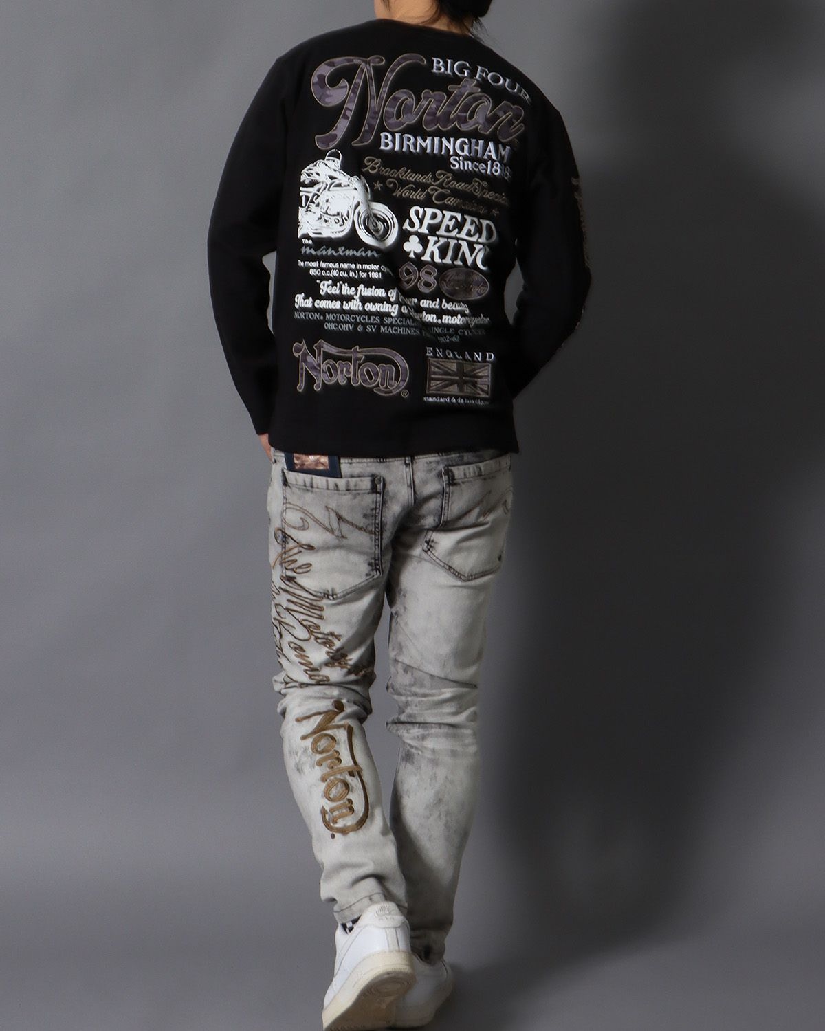 ブラック：178cm/75kg(Lサイズ着用)