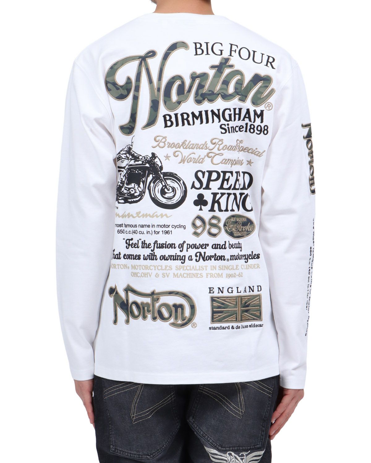 ホワイト：174cm62kg(Lサイズ着用)