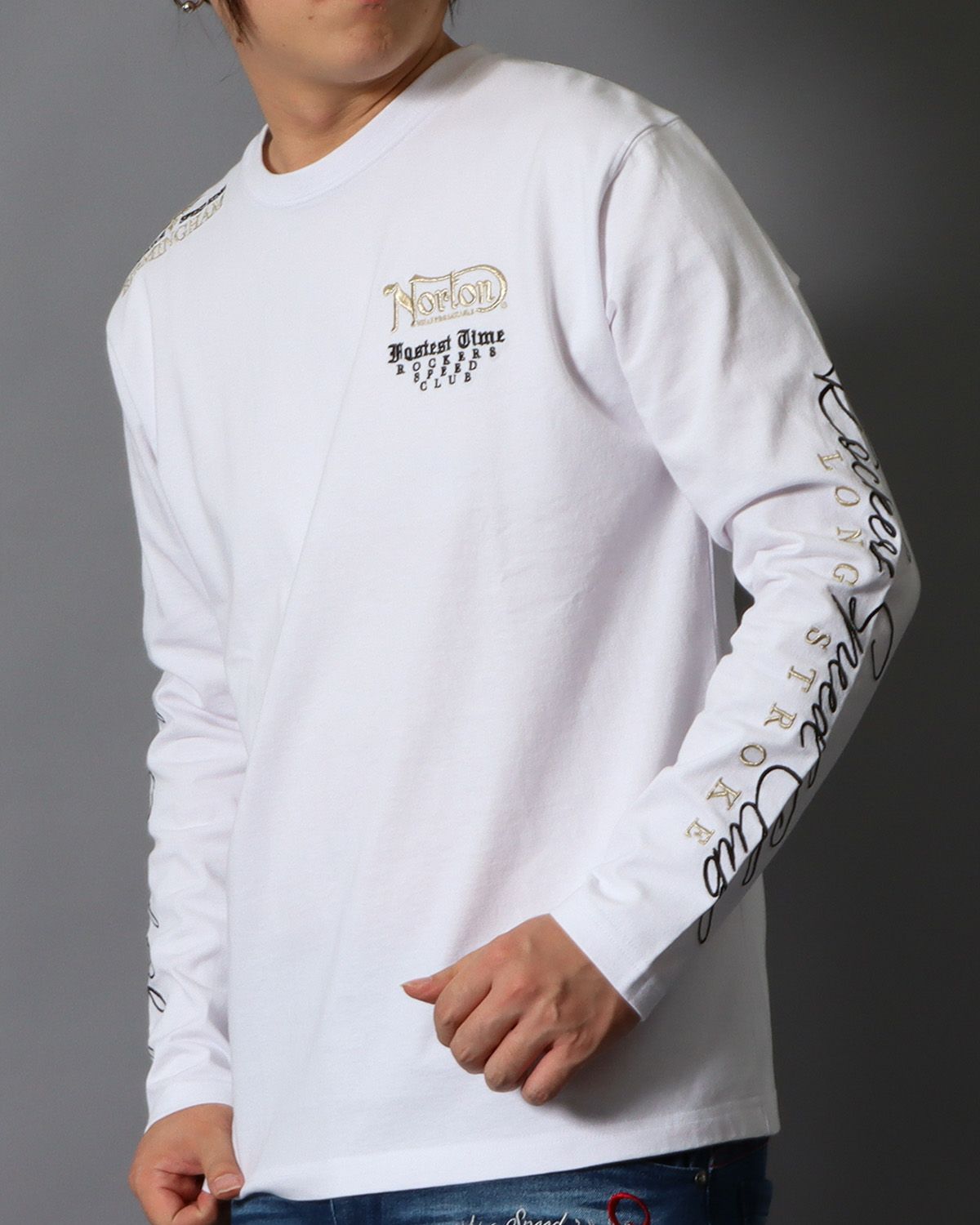 ホワイト：178cm/75kg(Lサイズ着用)