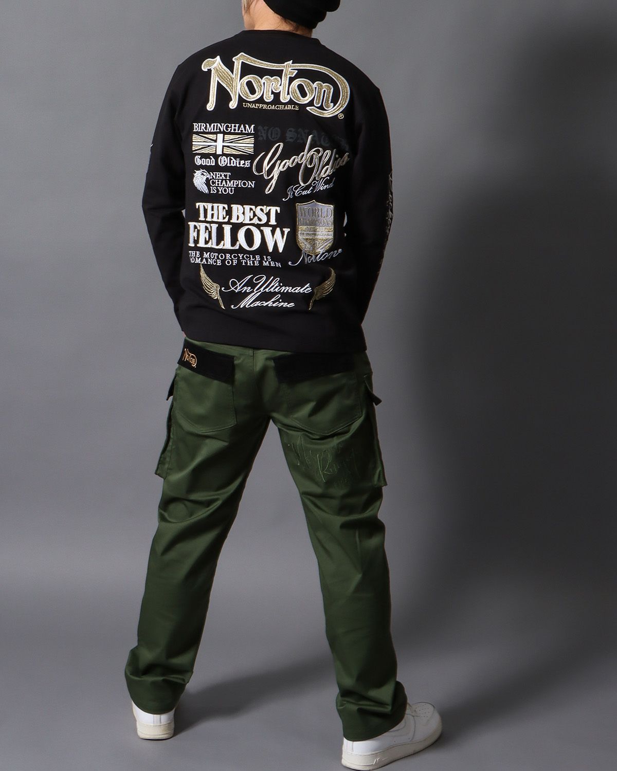 ブラック：178cm/75kg(Lサイズ着用)