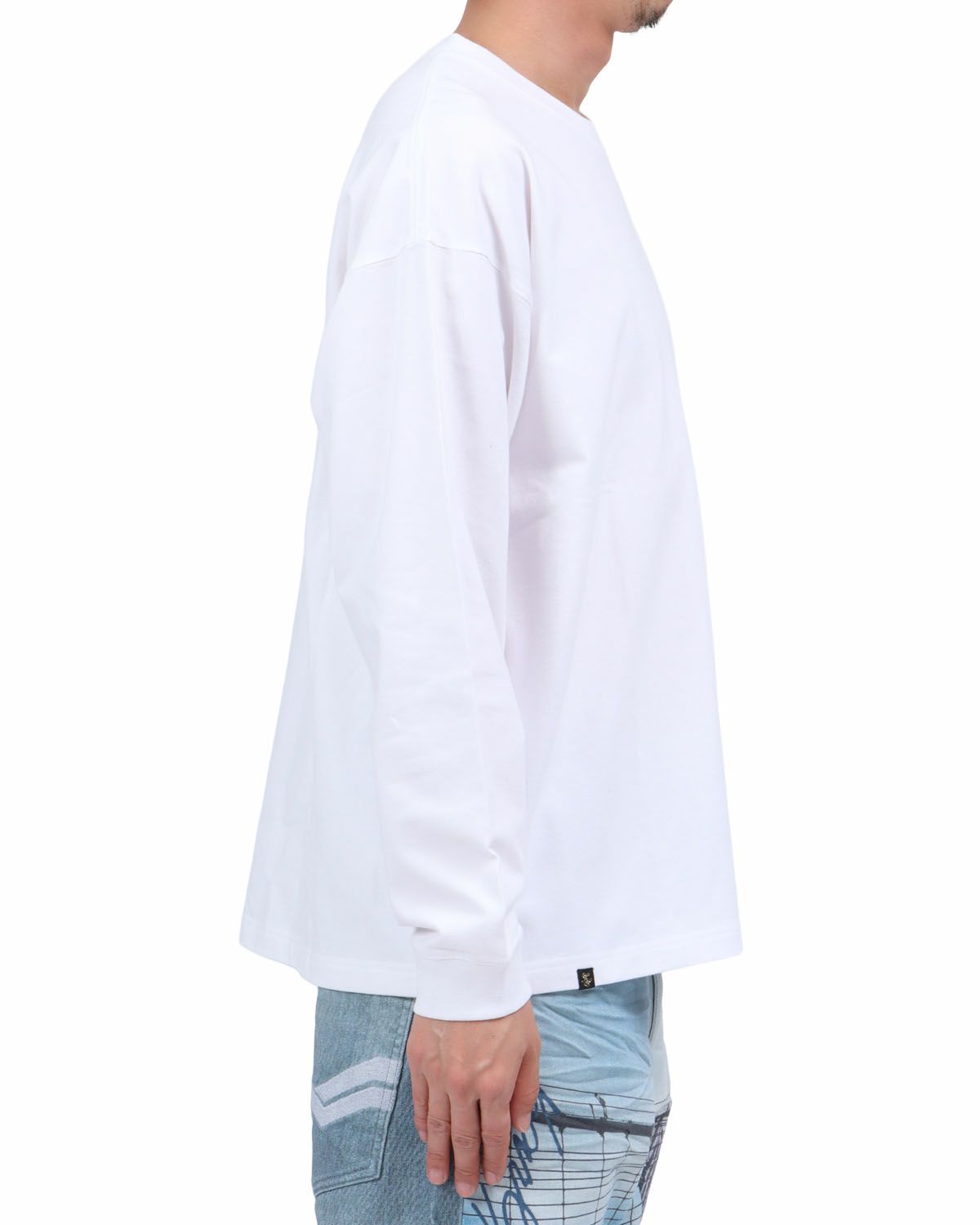 ホワイト：174cm62kg(Lサイズ着用)