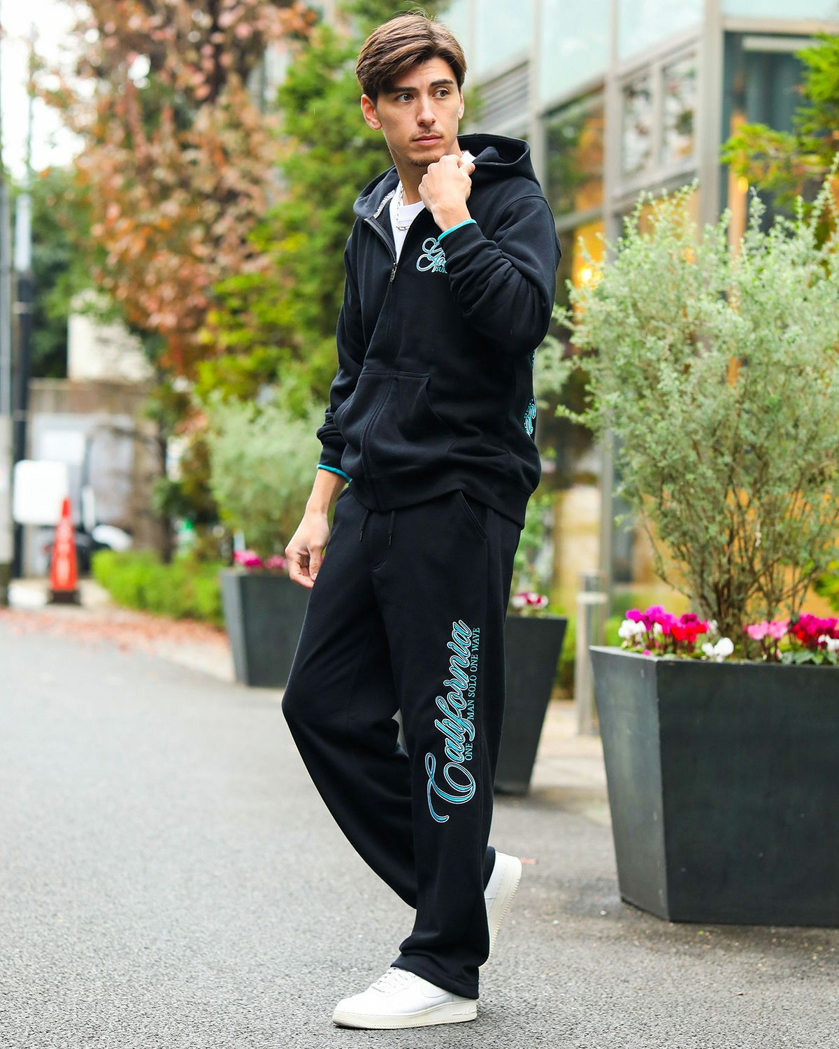 ブラック：180cm/70kg(Lサイズ着用)