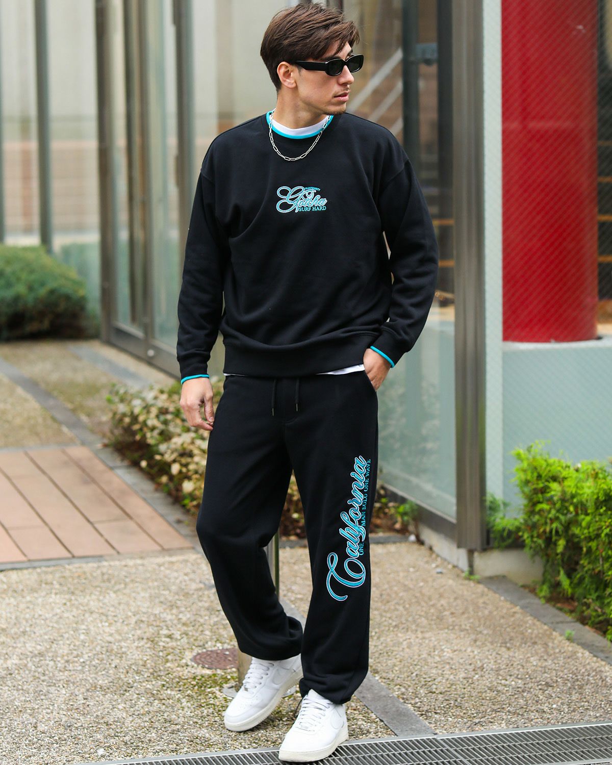 ブラック：180cm/70kg(Lサイズ着用)