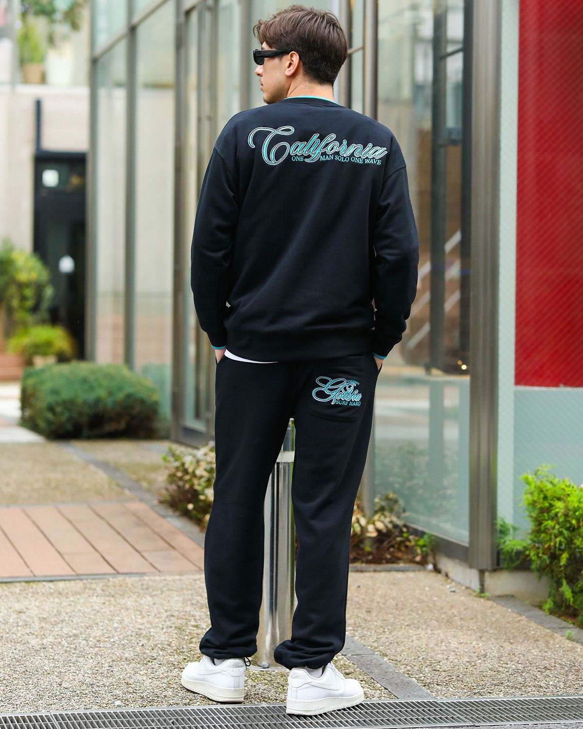 ブラック：180cm/70kg(Lサイズ着用)