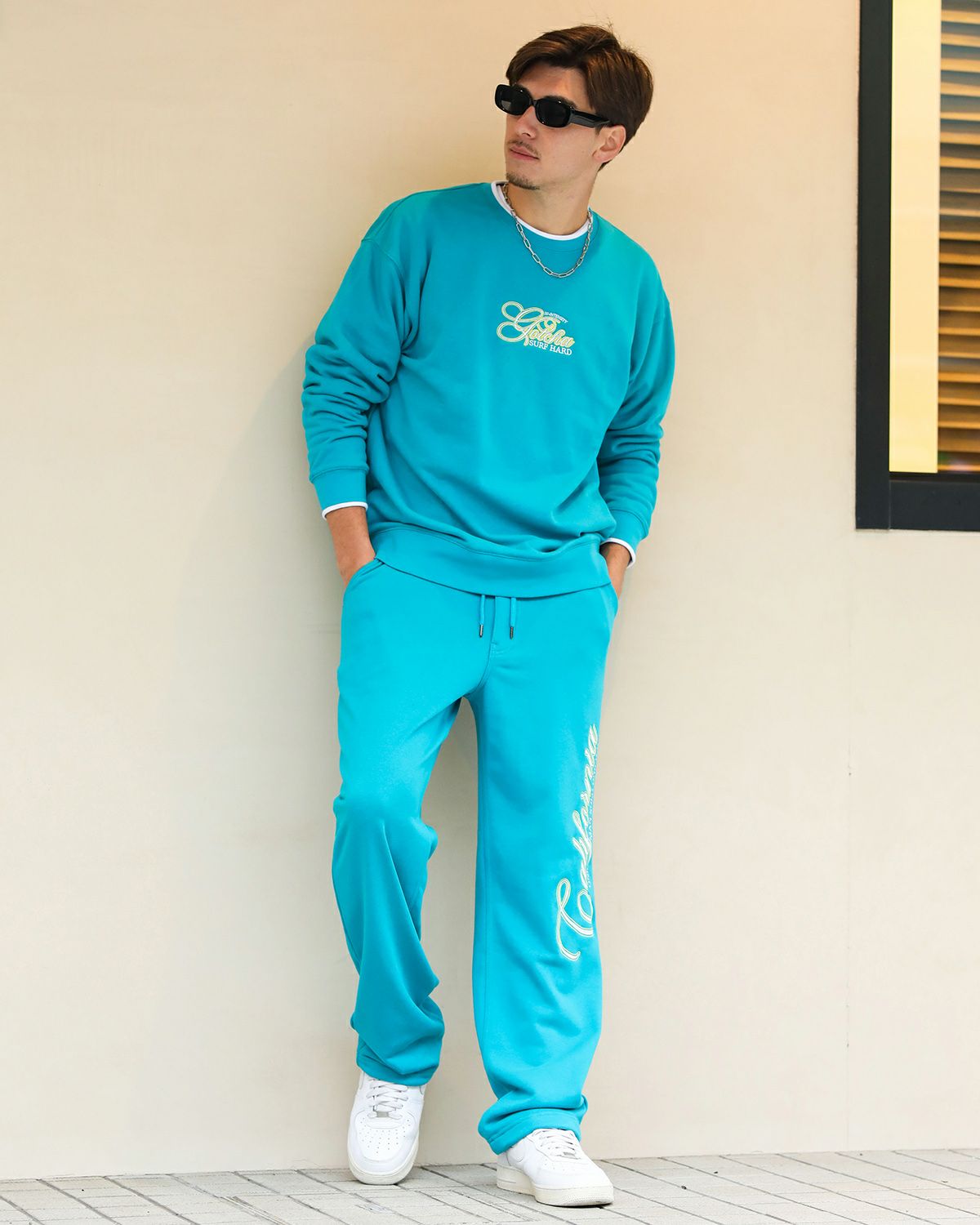 ターコイズ：180cm/70kg(Lサイズ着用)