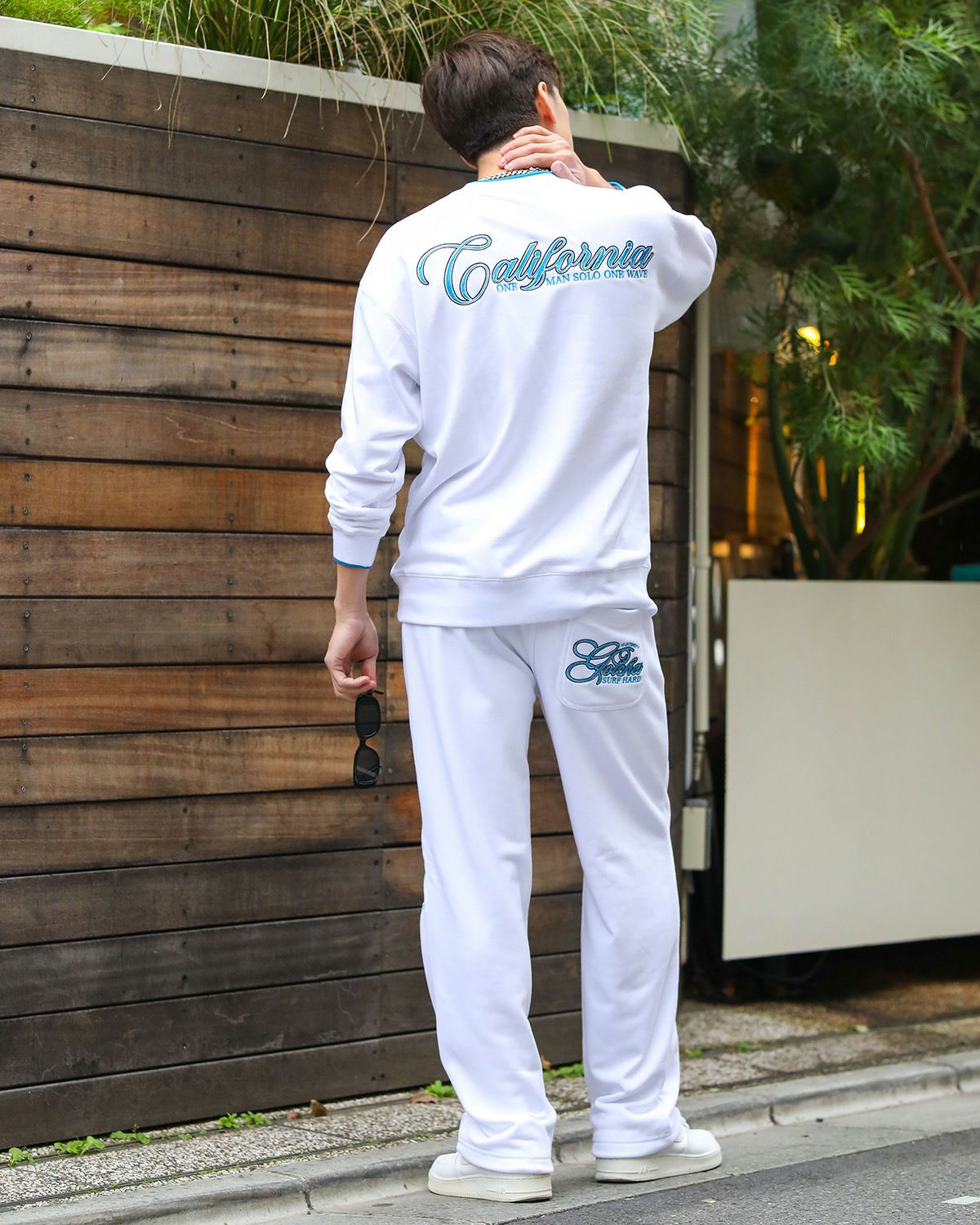 ホワイト：180cm/70kg(Lサイズ着用)