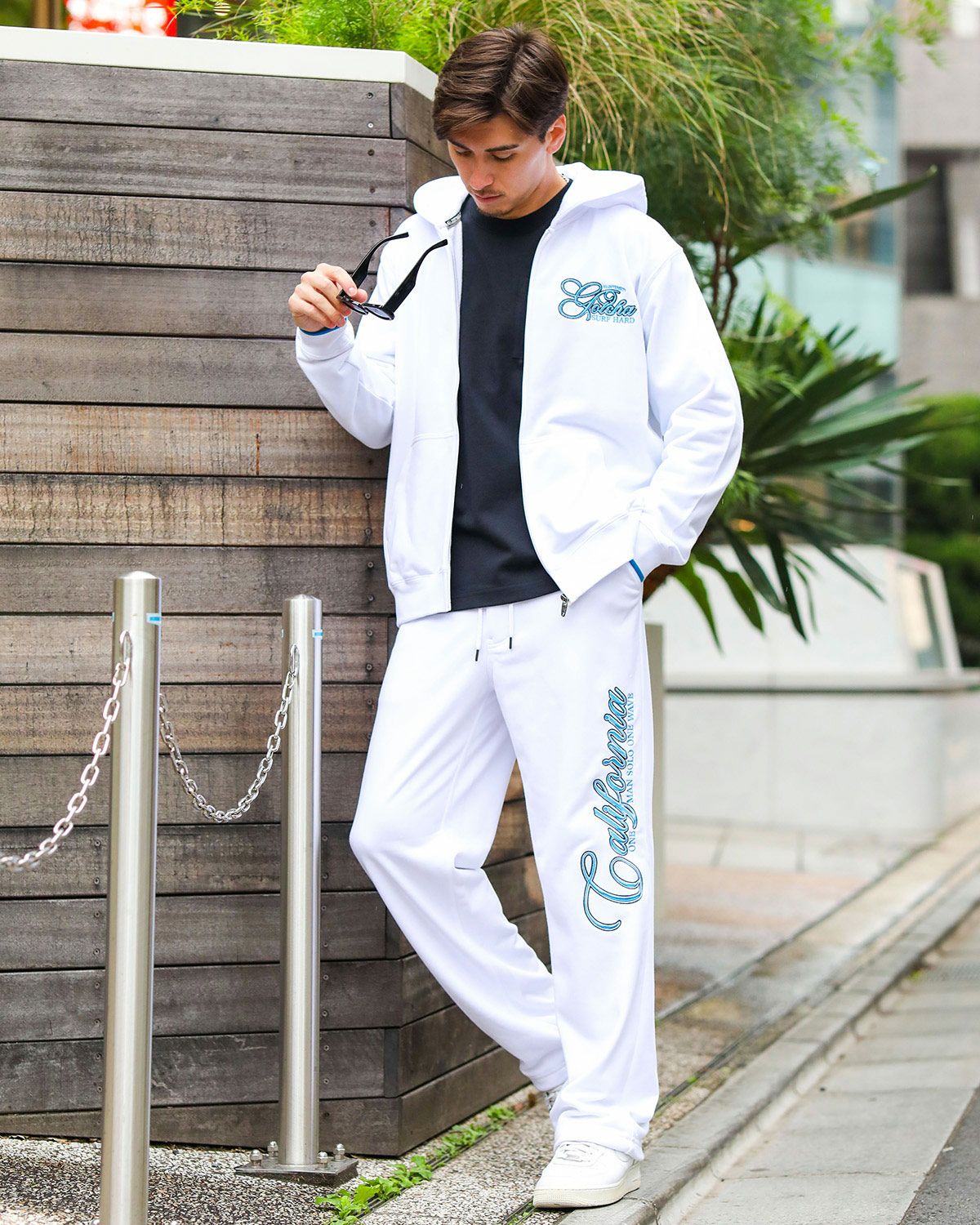 ホワイト：180cm/70kg(Lサイズ着用)