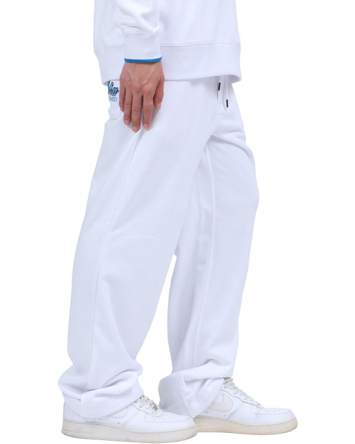 ホワイト：174cm62kg(Lサイズ着用)