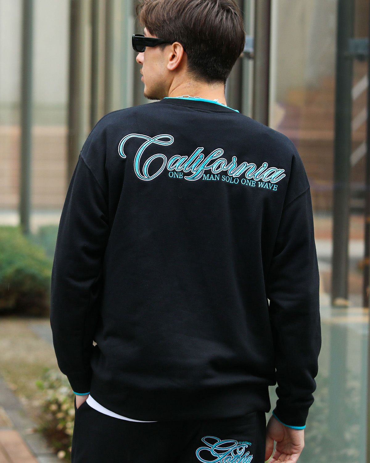 ブラック：180cm/70kg(Lサイズ着用)